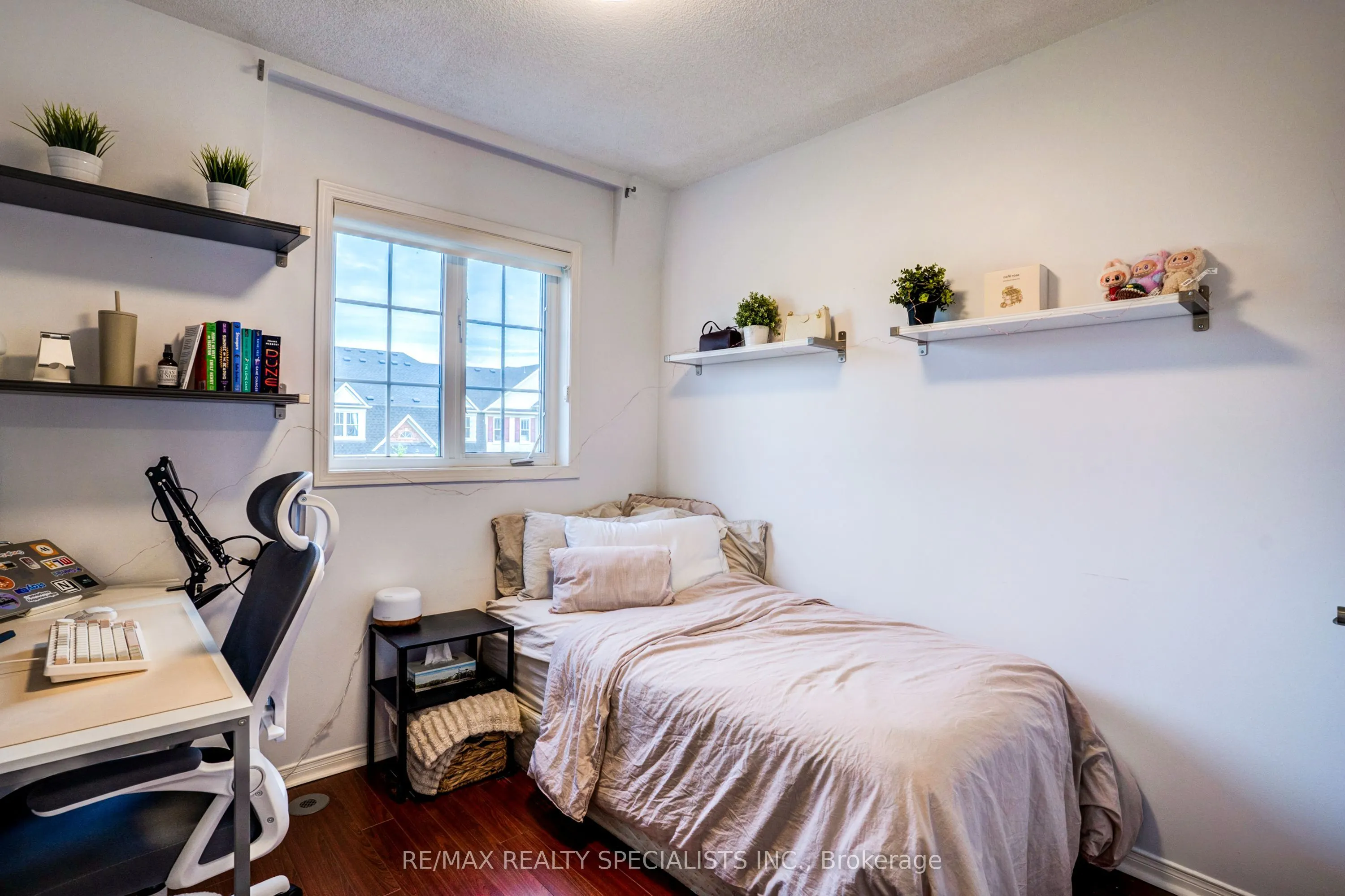 615 Shoreline Drive #11