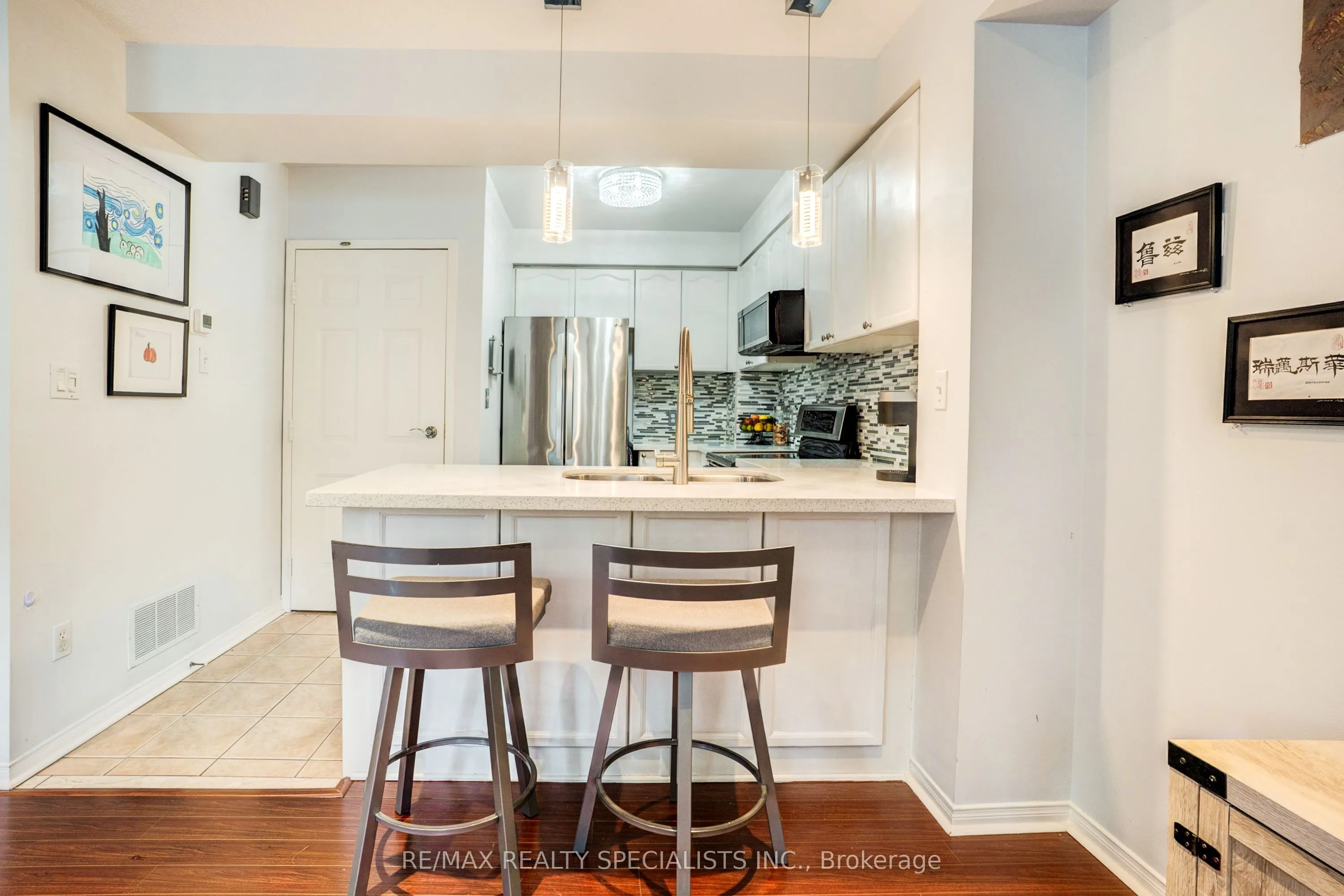 615 Shoreline Drive #11