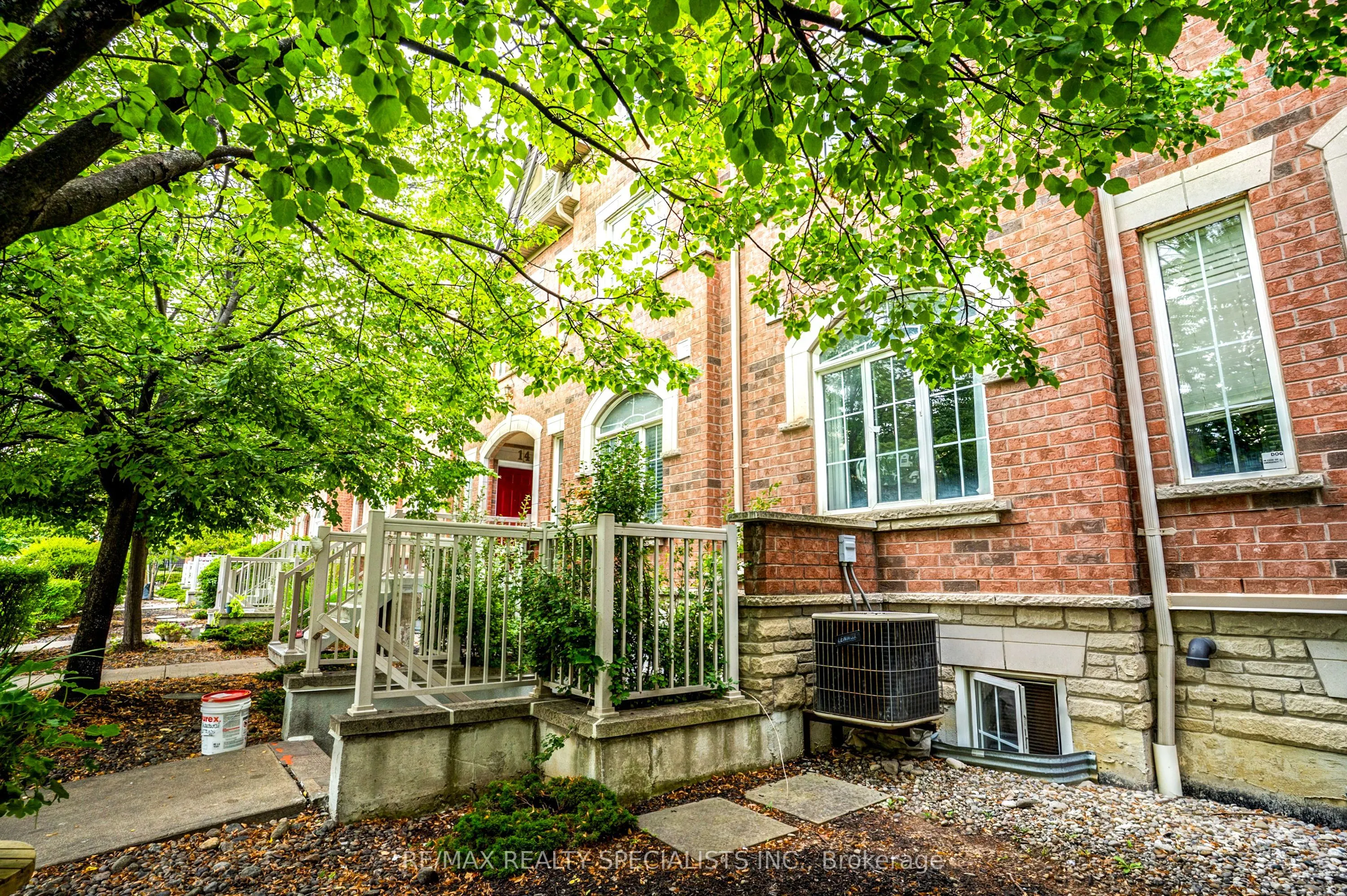 615 Shoreline Drive #11