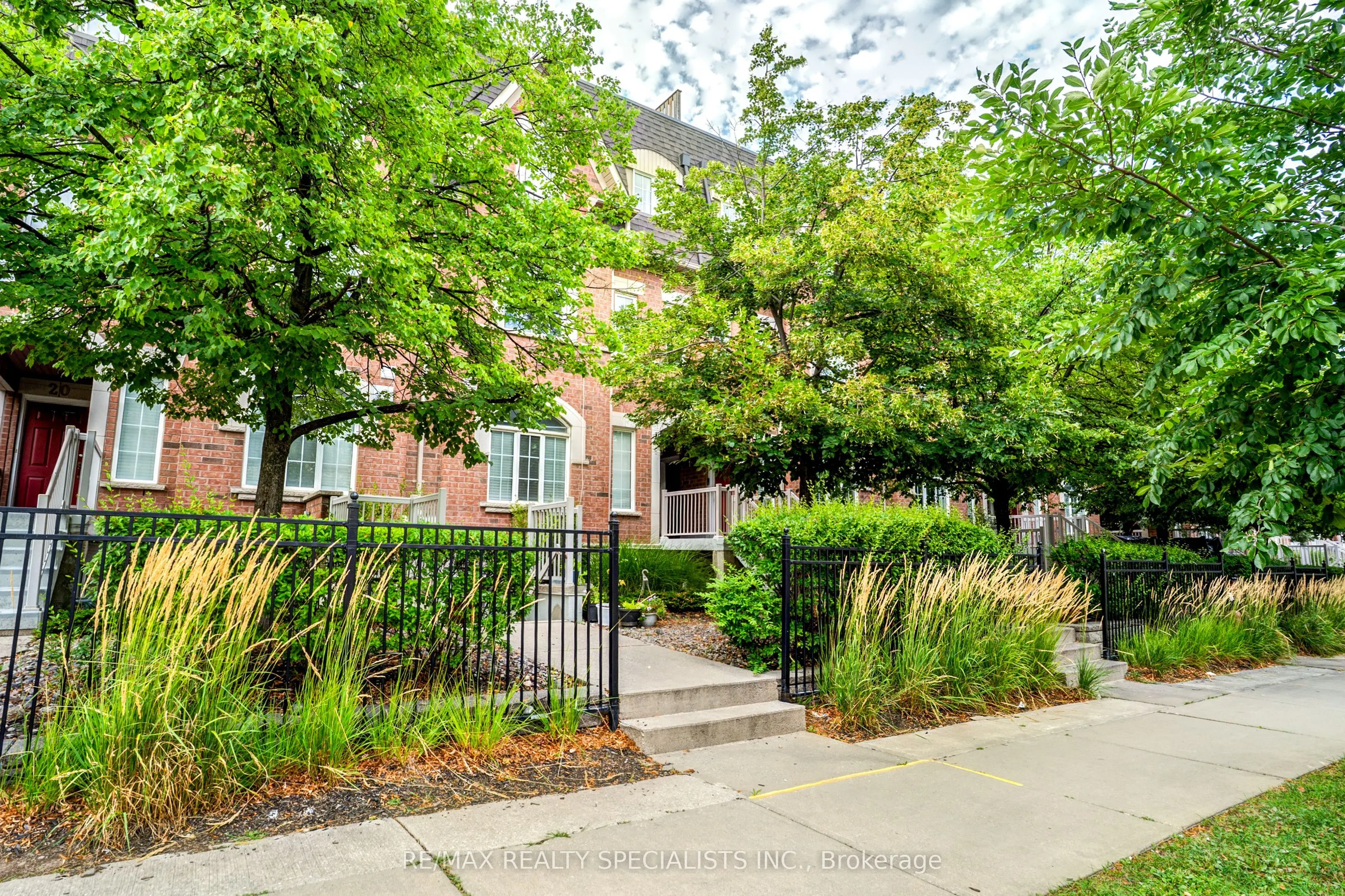 615 Shoreline Drive #11