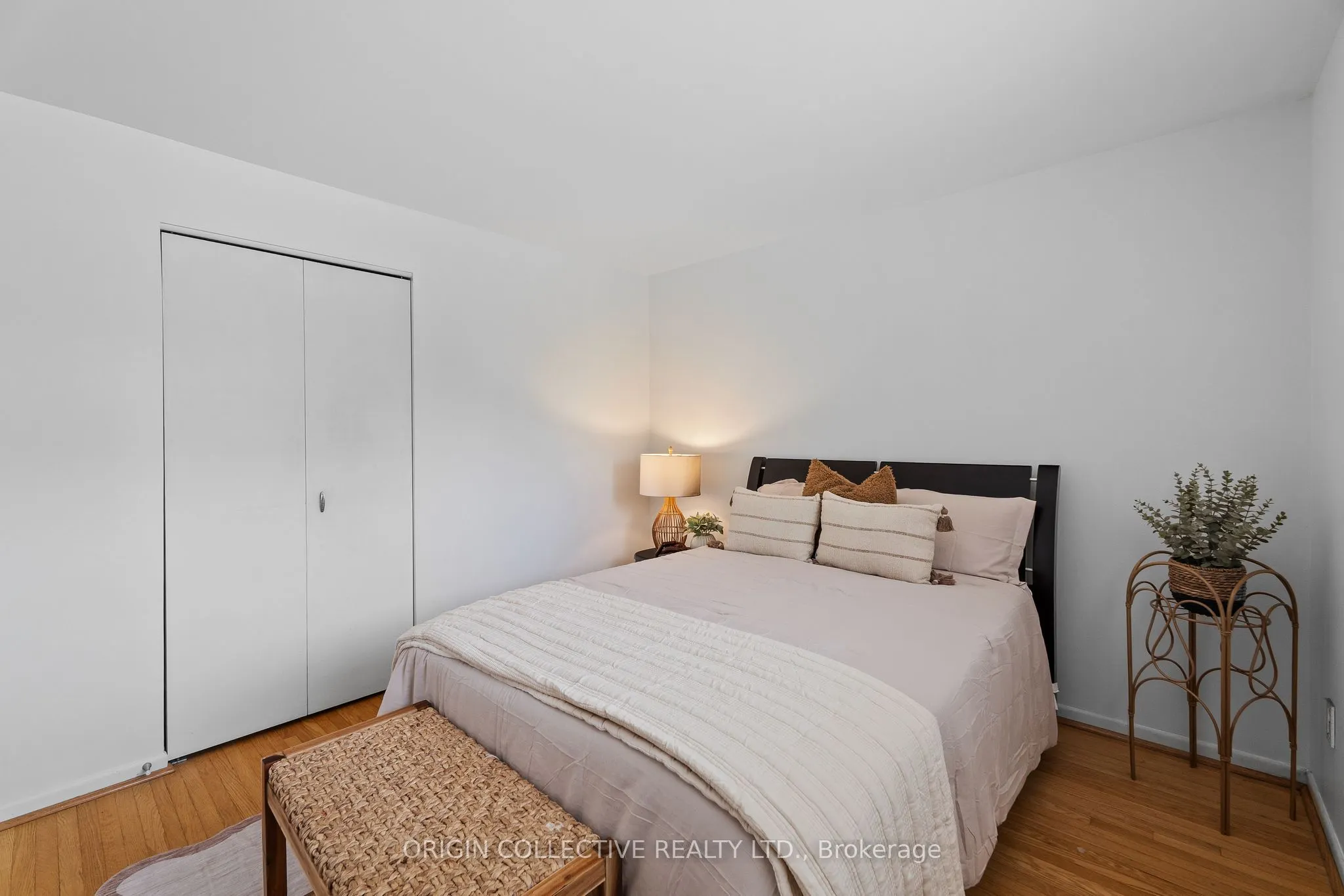 983 Parthia Crescent
