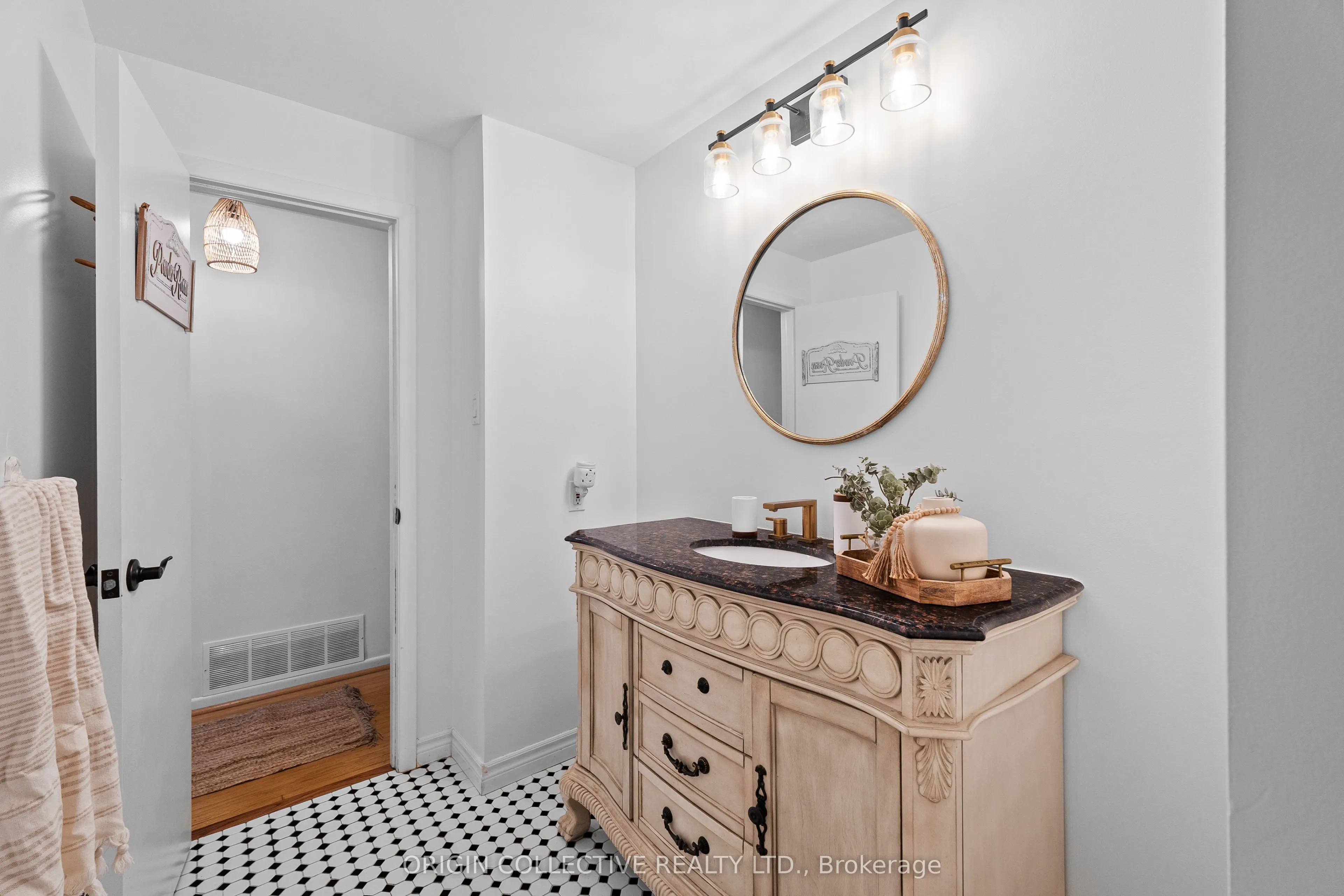 983 Parthia Crescent