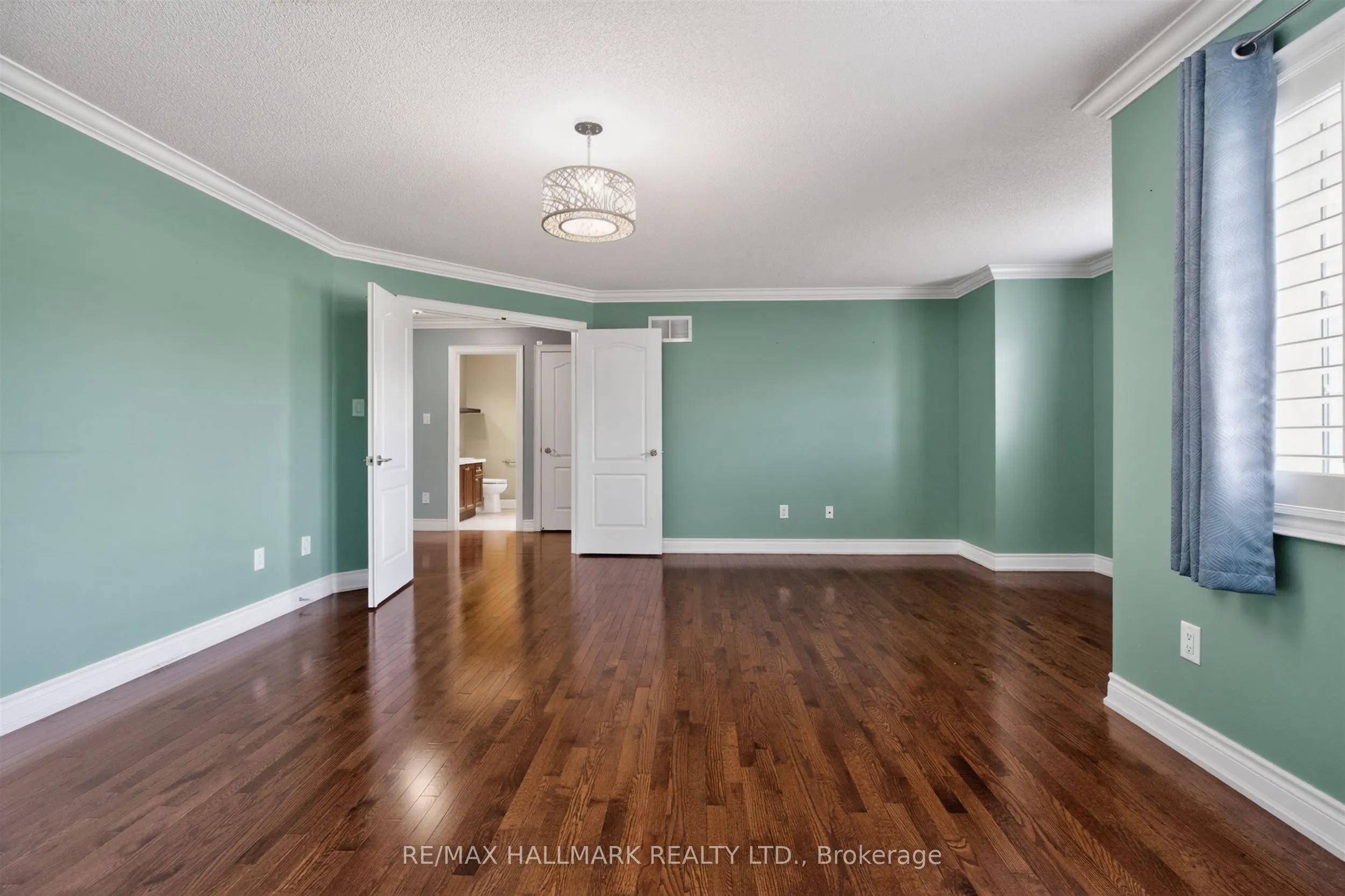 99 Royal West Drive