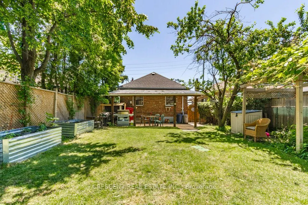 982 Briar Hill Avenue