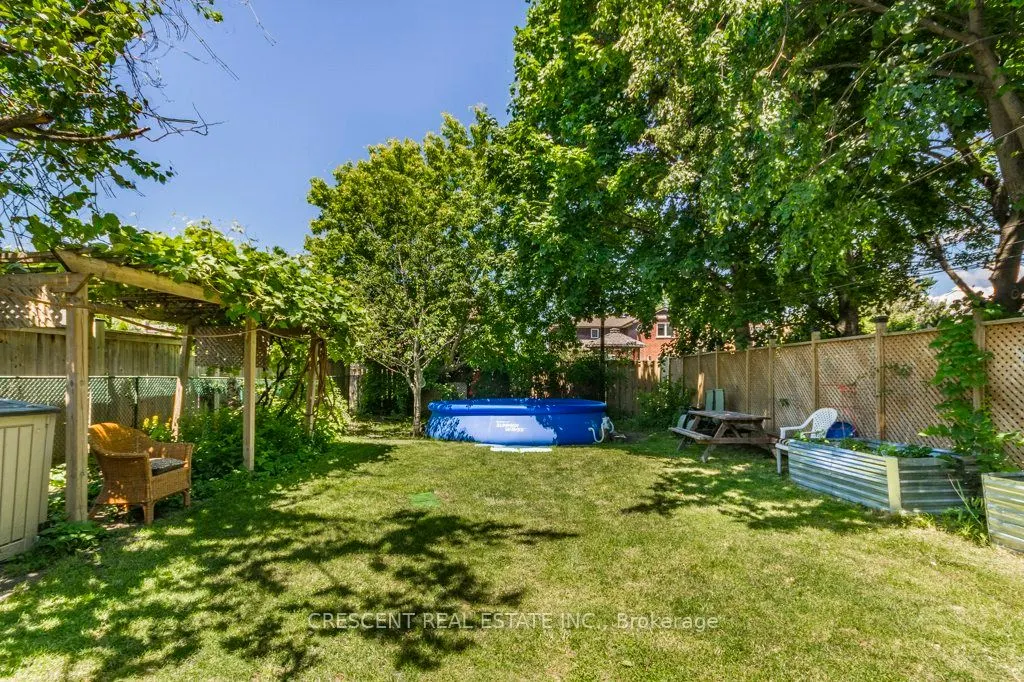 982 Briar Hill Avenue