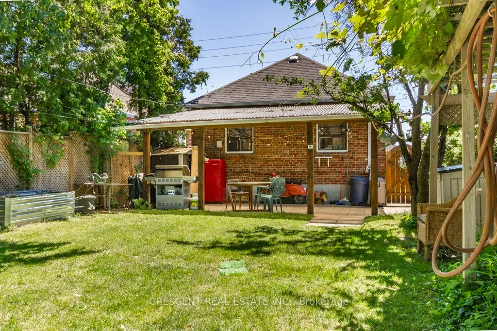 982 Briar Hill Avenue