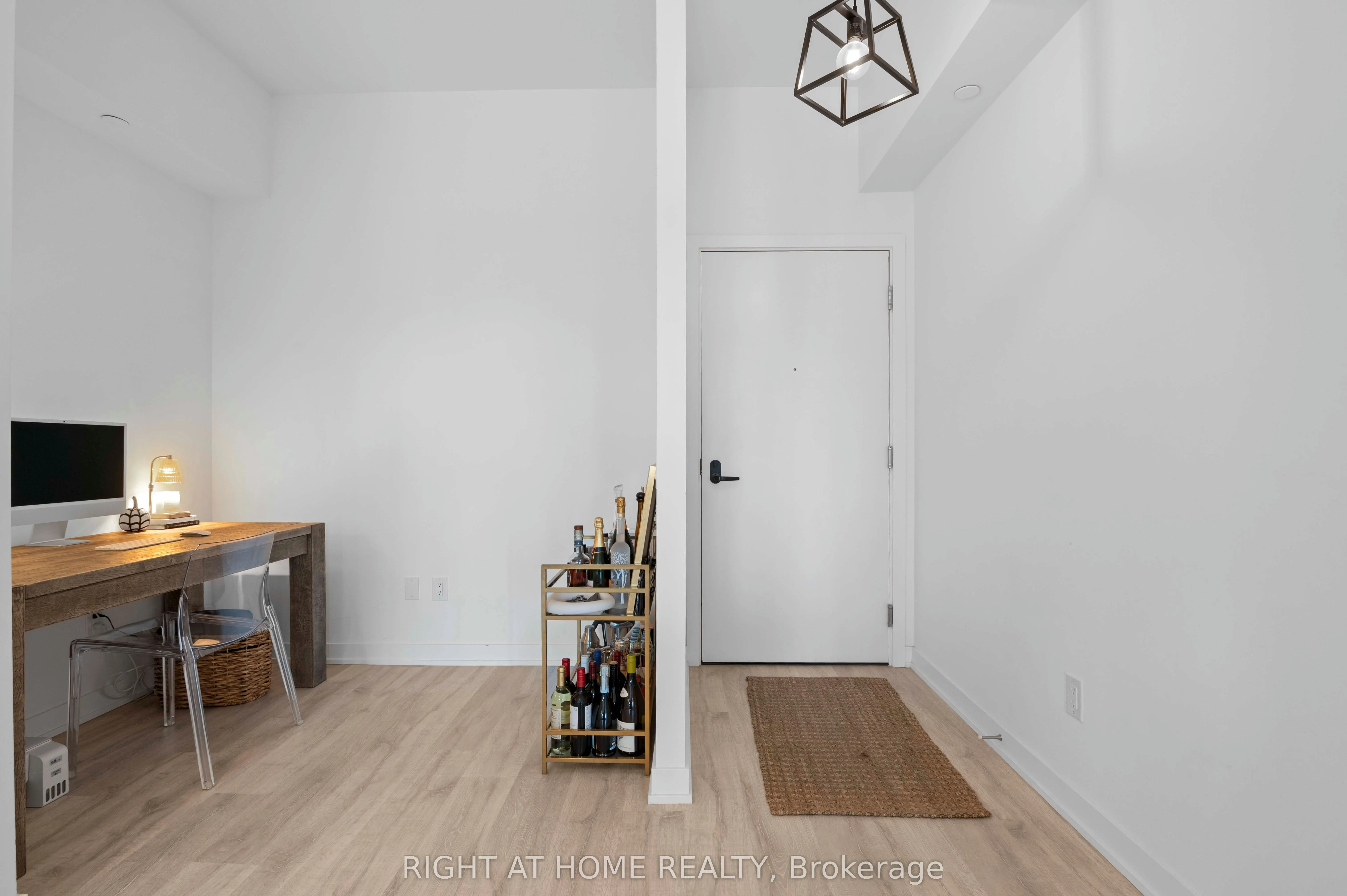 220 Missinnihe Way #403