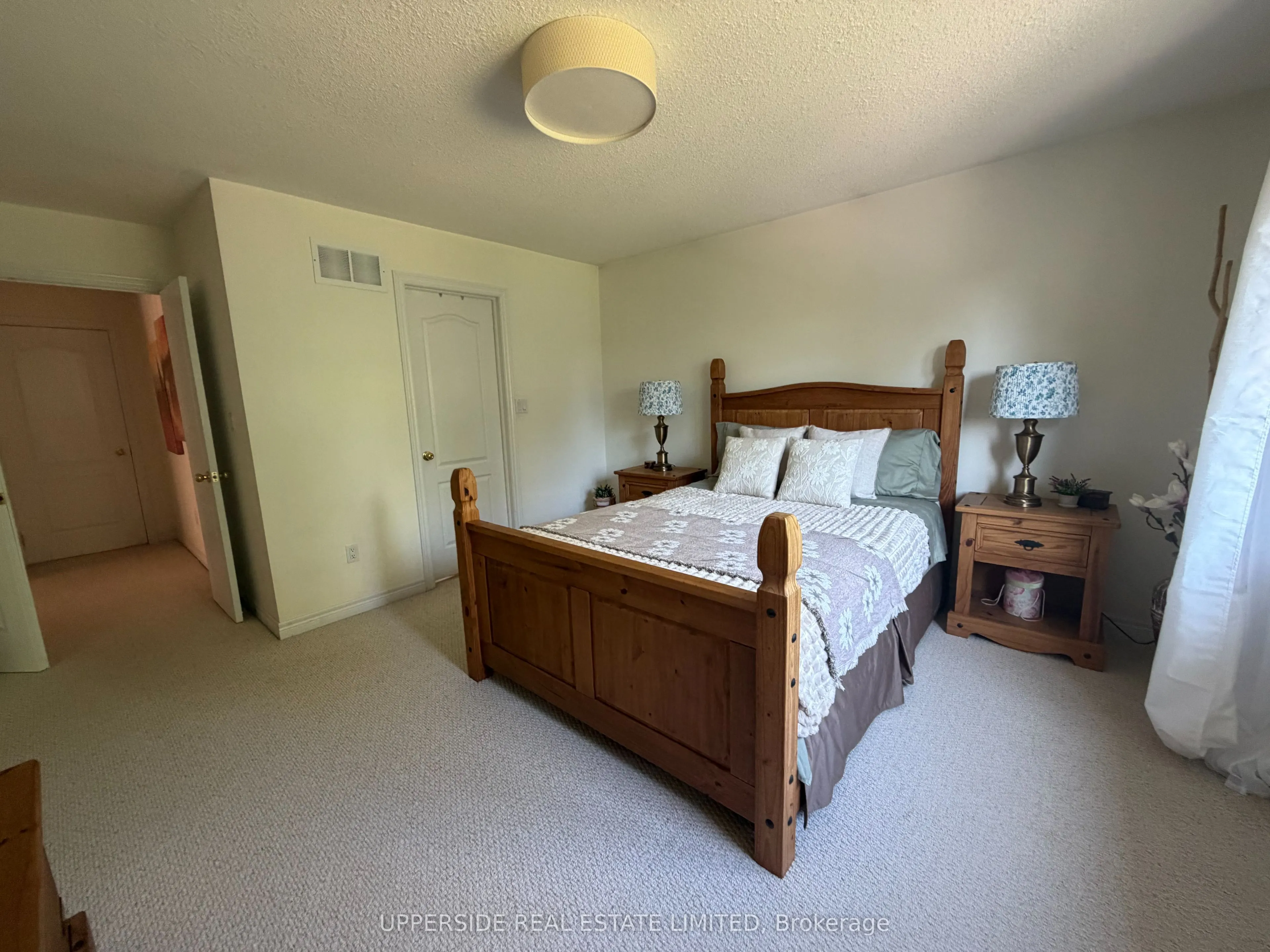 4 Kingsley Road S