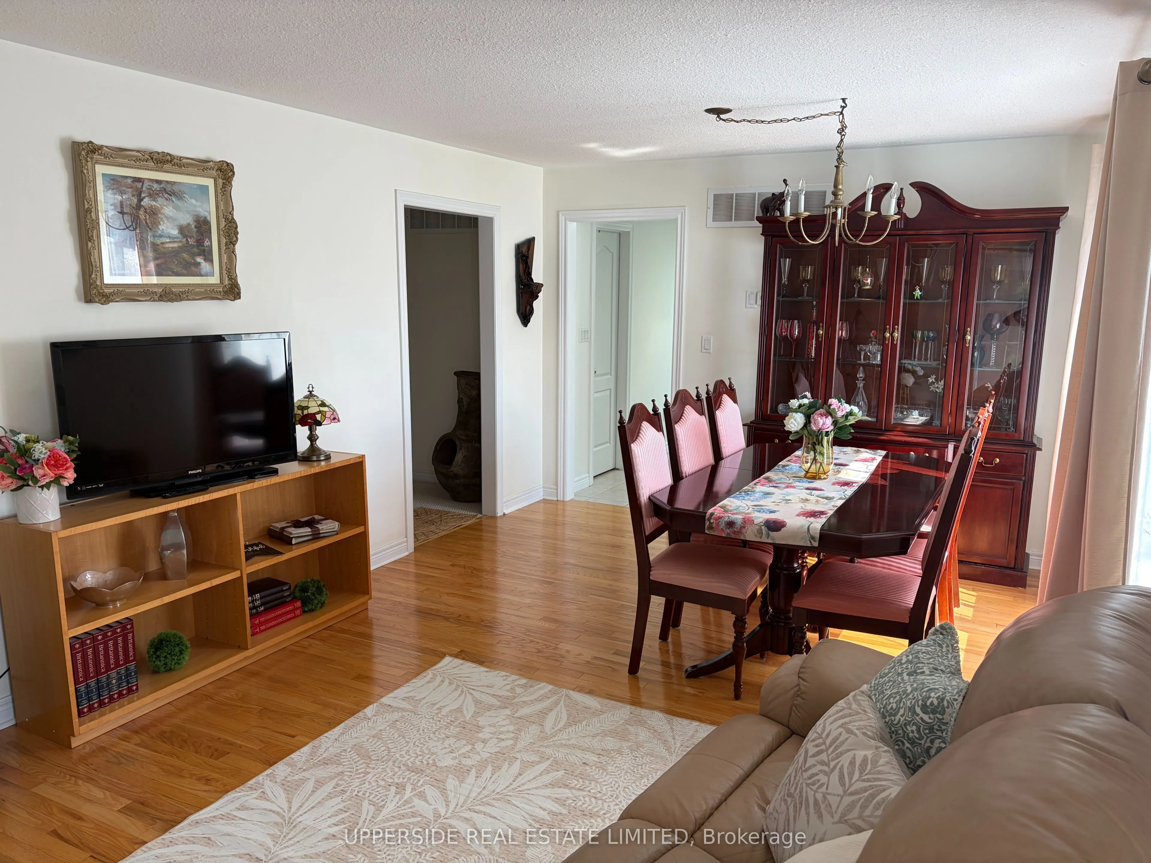 4 Kingsley Road S