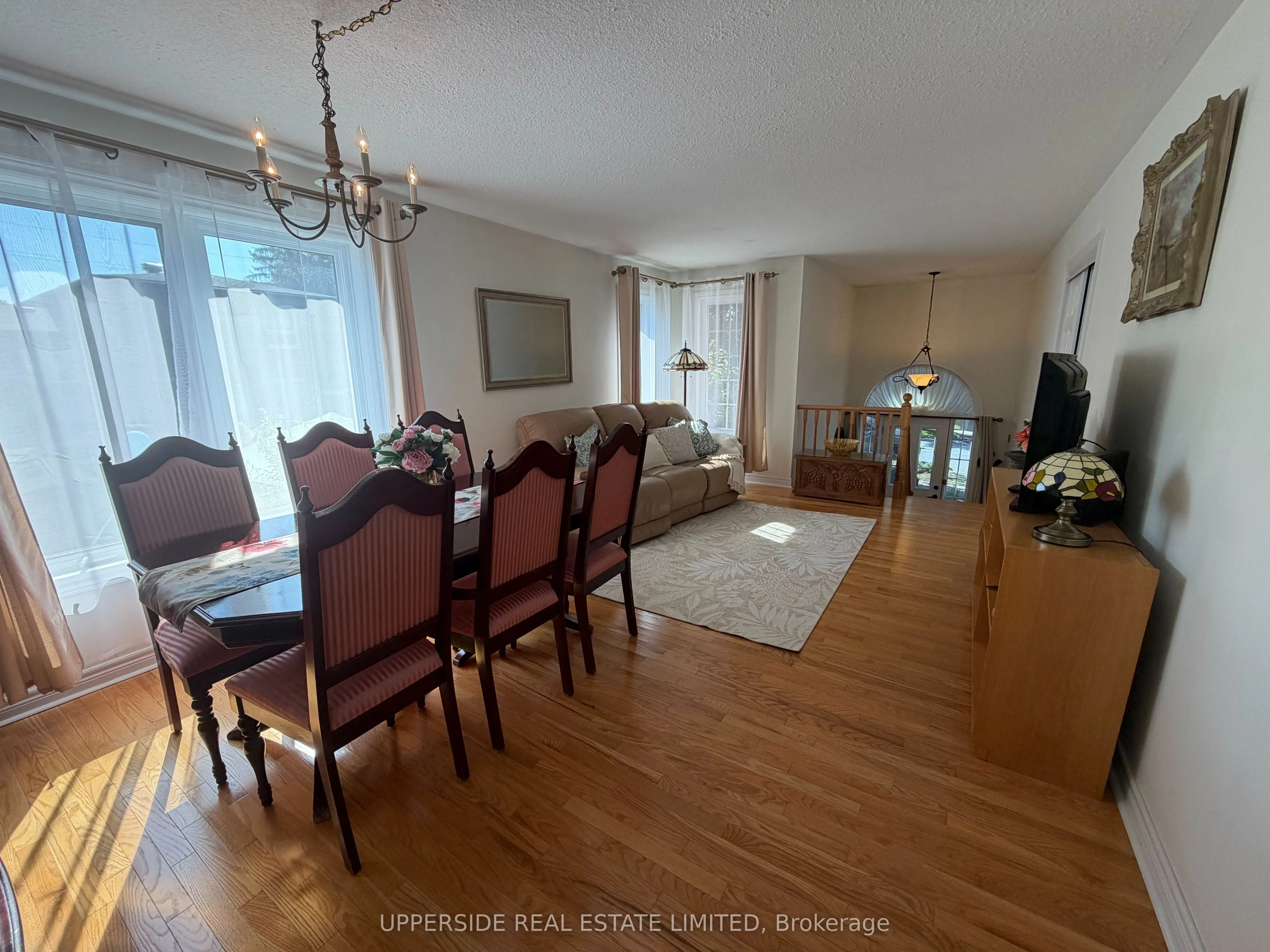 4 Kingsley Road S
