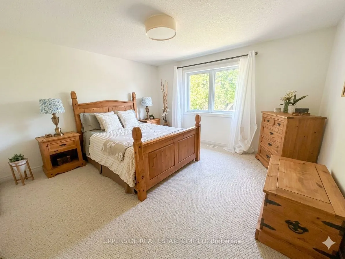 4 Kingsley Road S