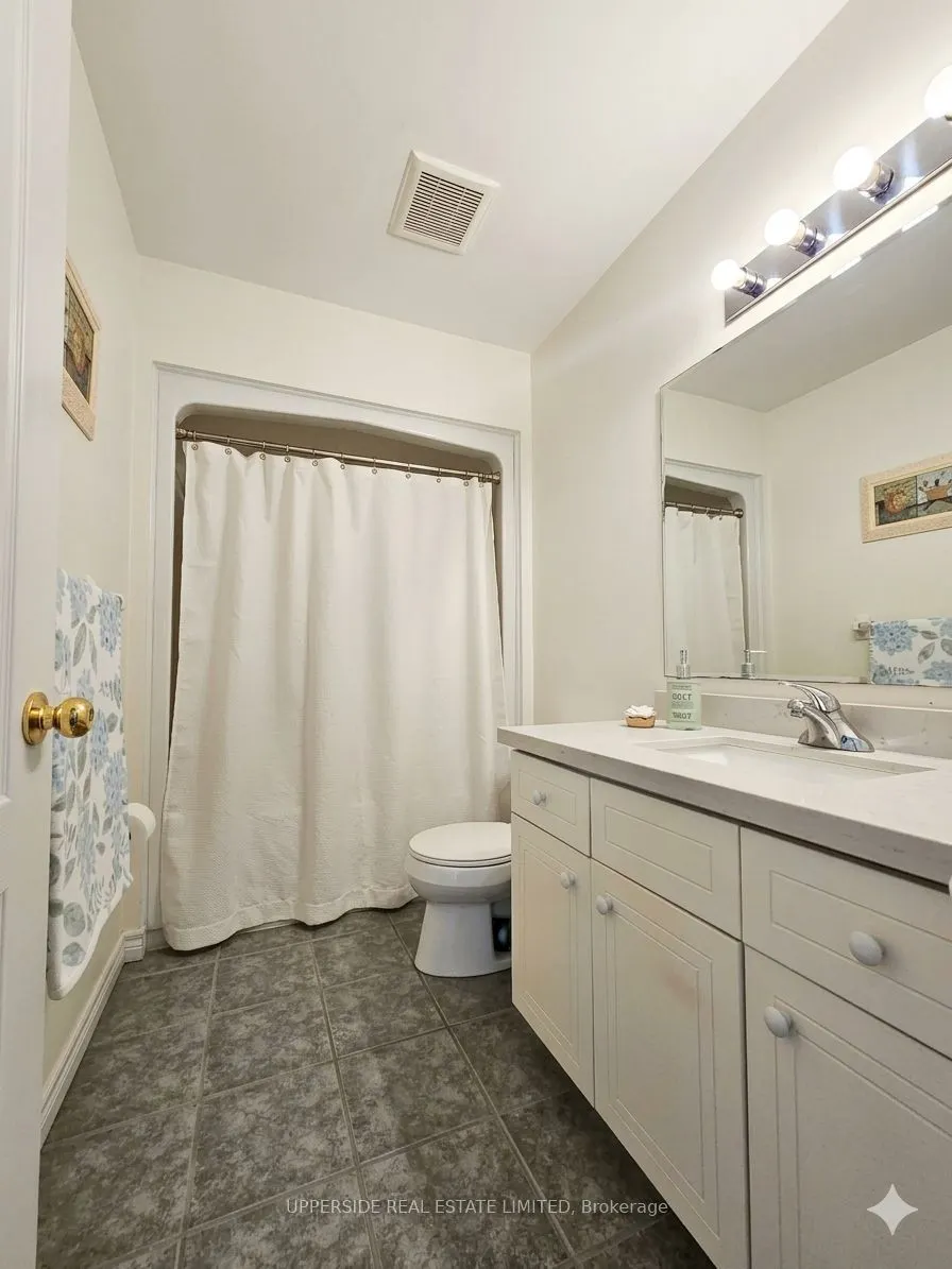 4 Kingsley Road S