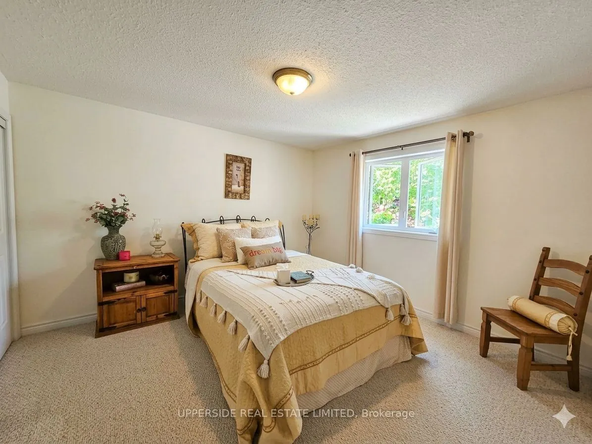 4 Kingsley Road S