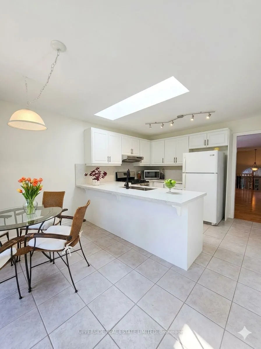 4 Kingsley Road S