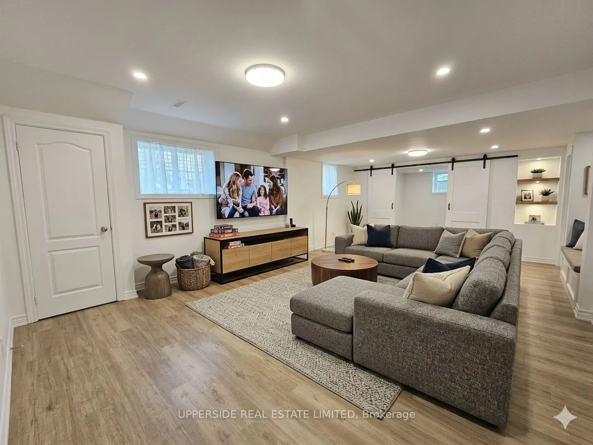 4 Kingsley Road S