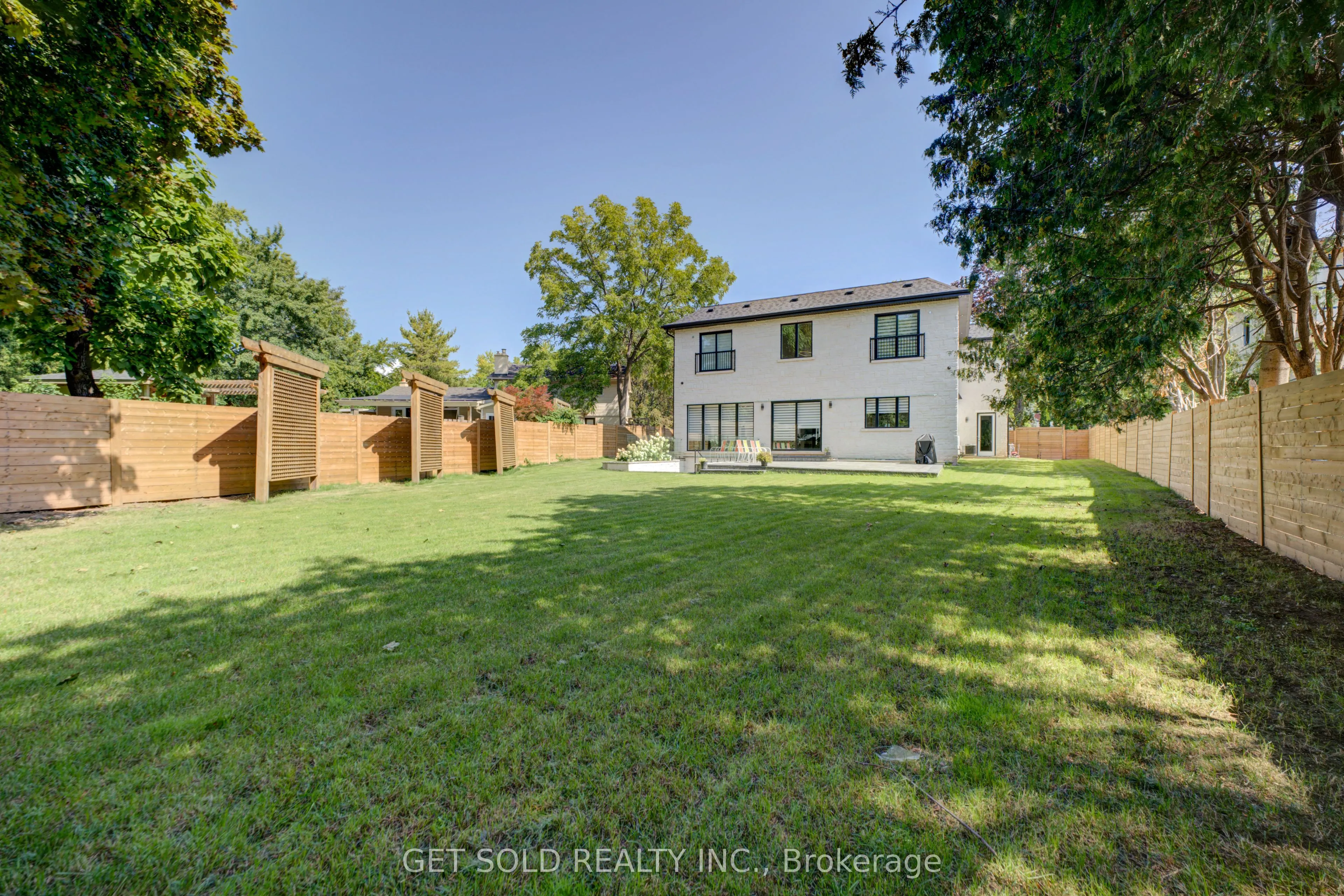 150 Wolfdale Avenue
