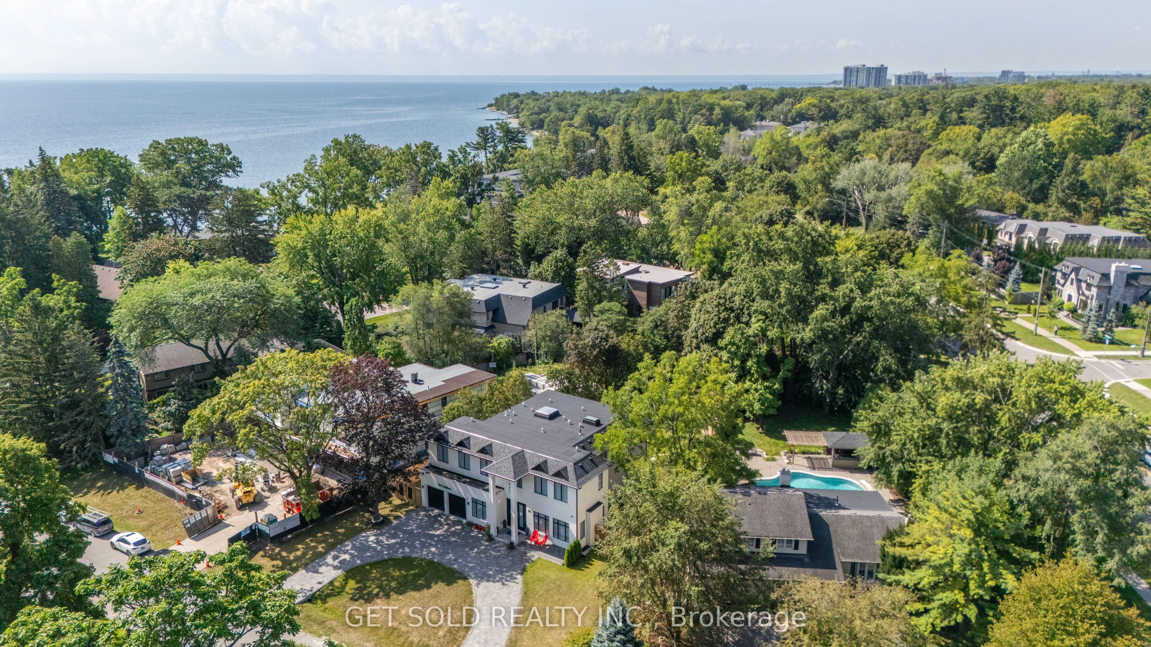 150 Wolfdale Avenue