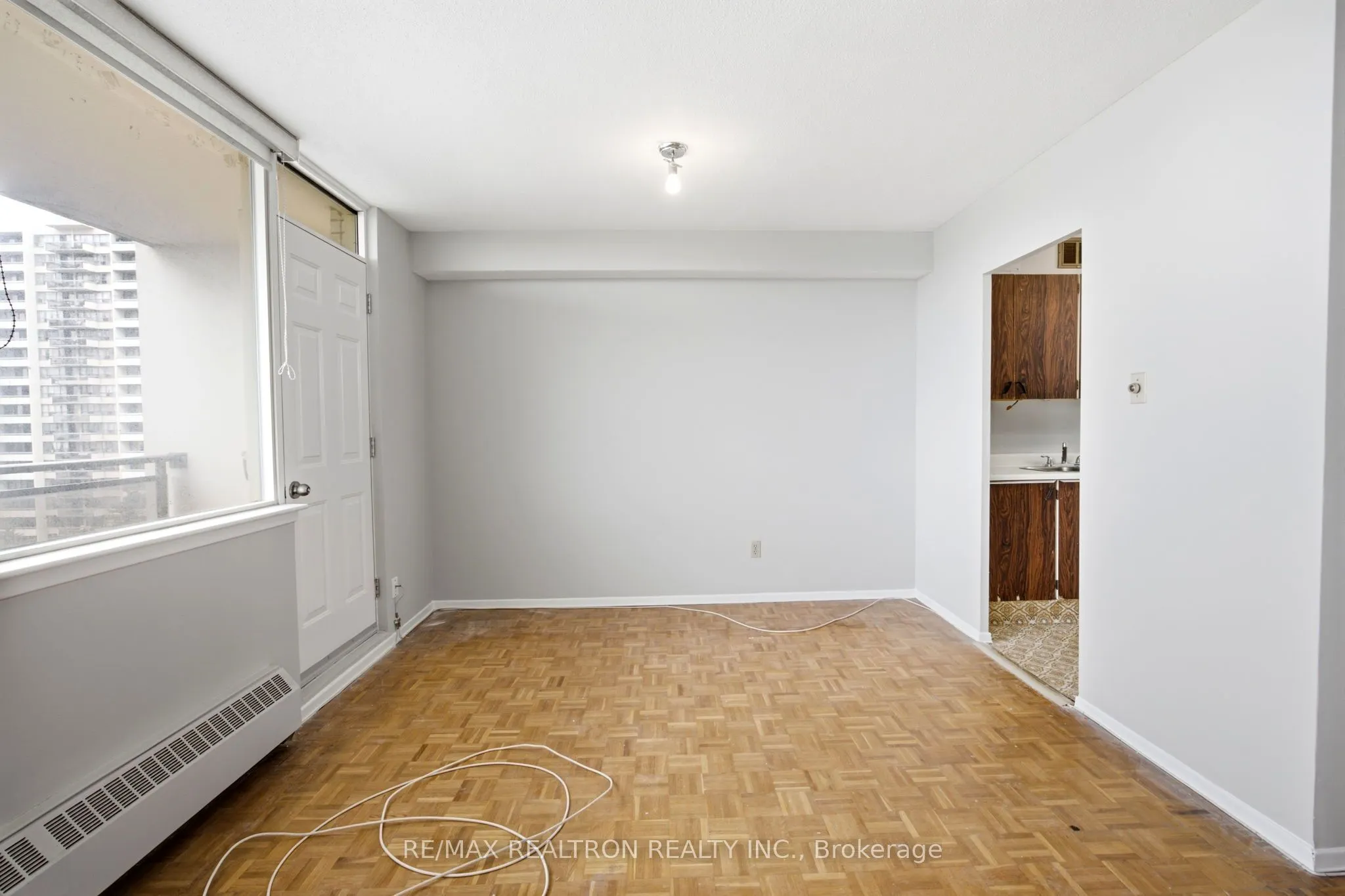 155 Marlee Avenue #909