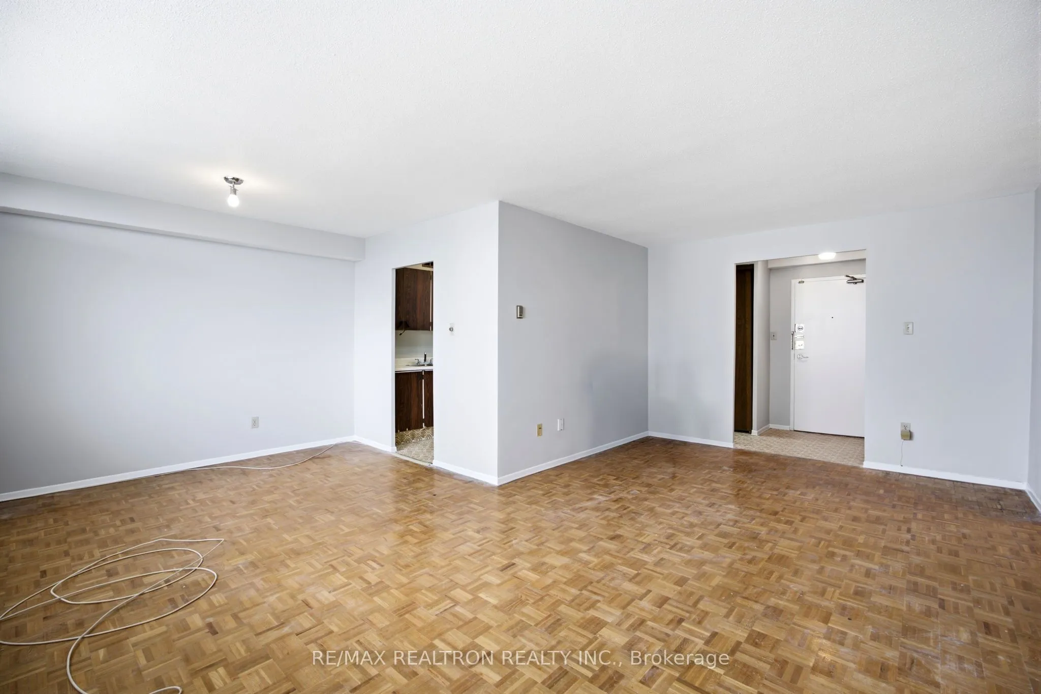 155 Marlee Avenue #909
