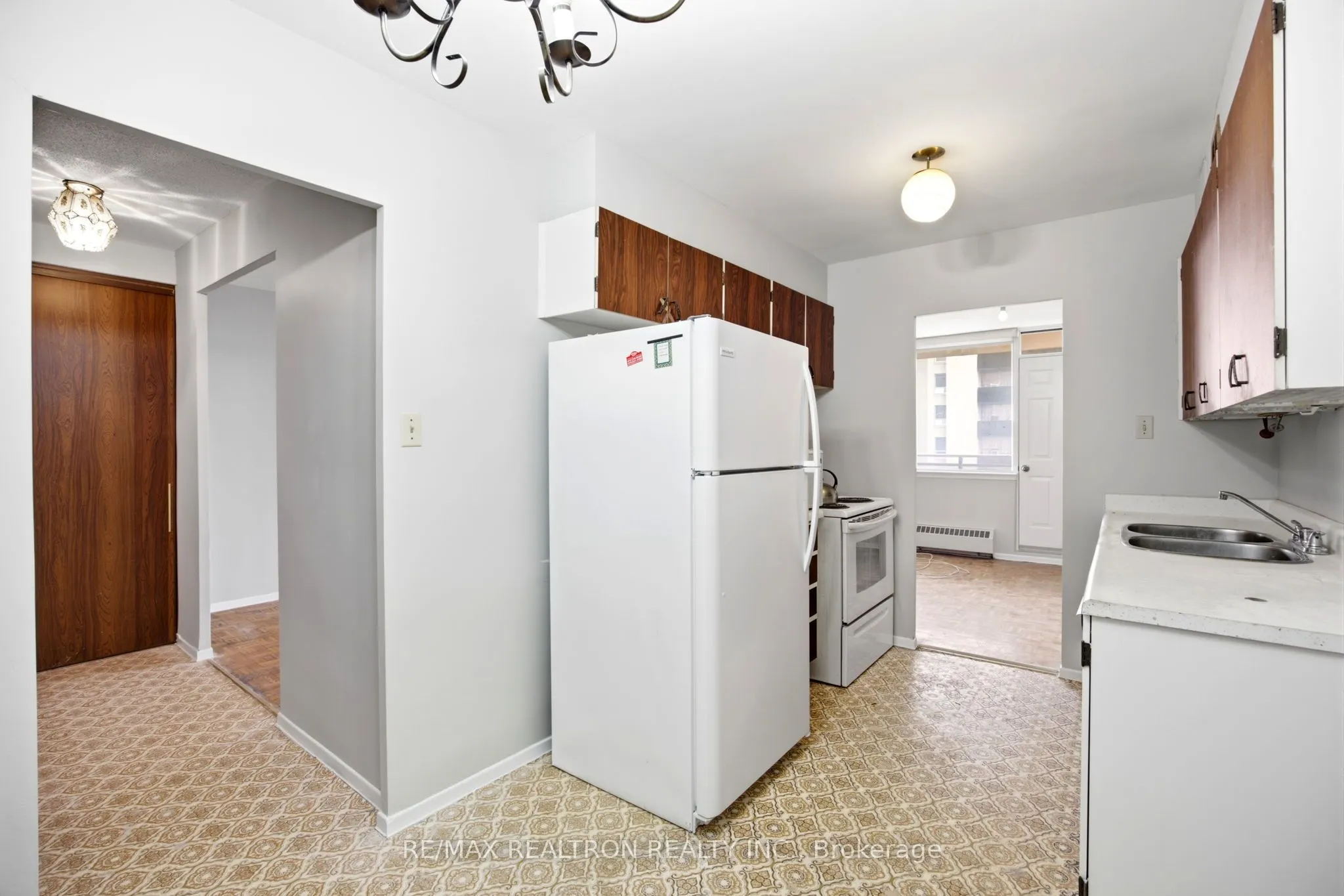 155 Marlee Avenue #909