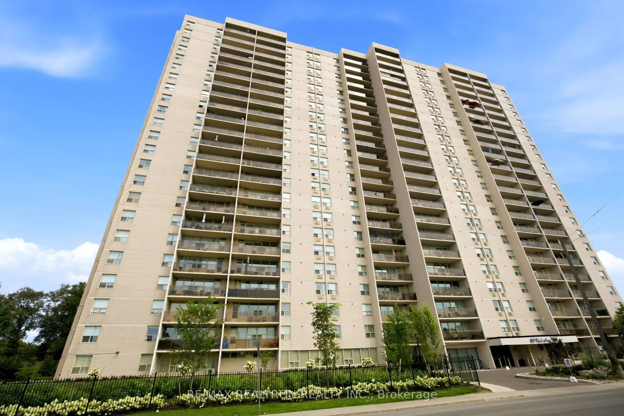 155 Marlee Avenue #909