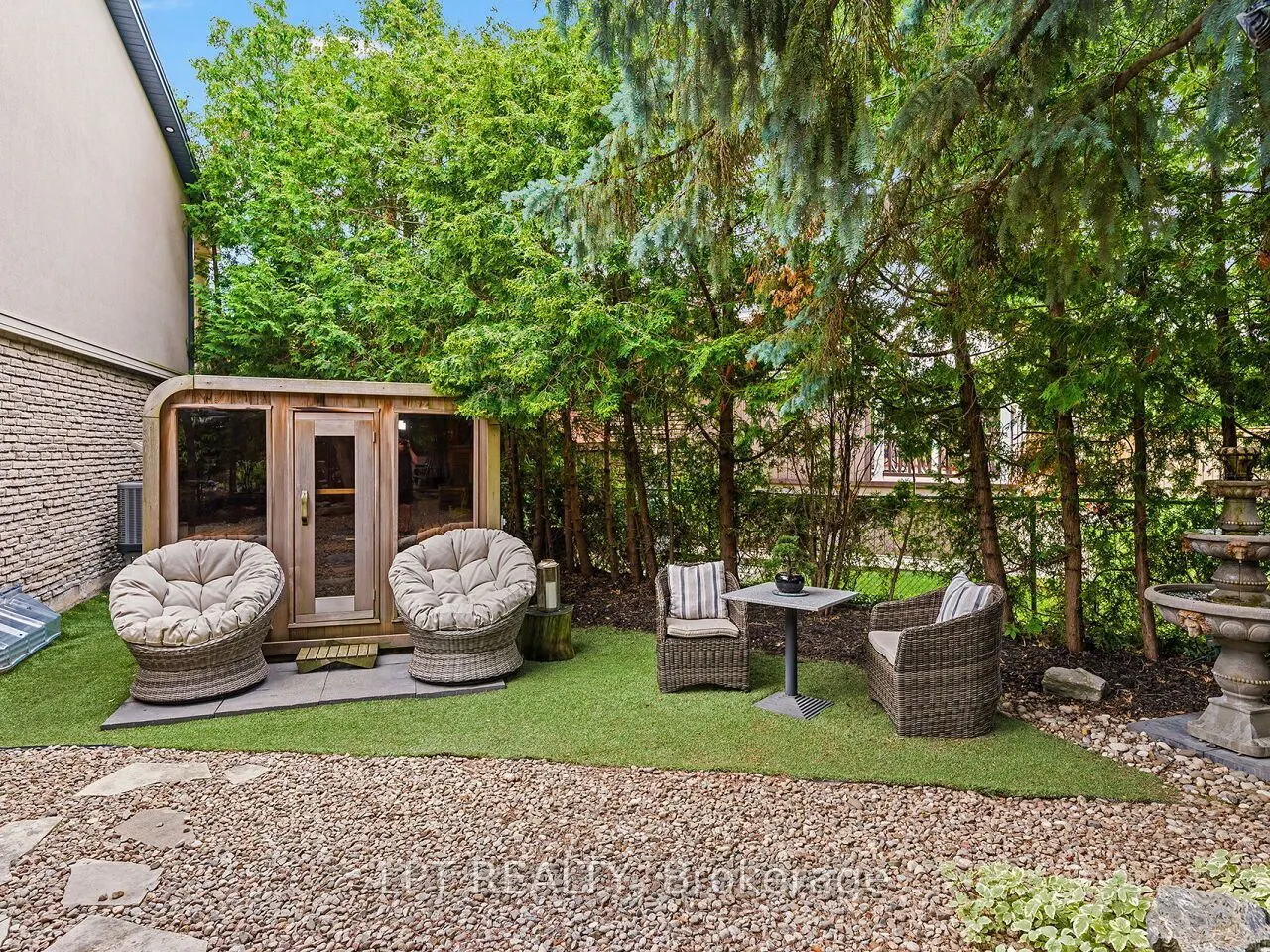 493 Tipperton Crescent