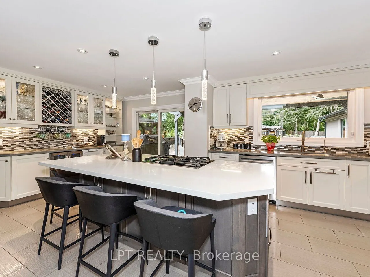 493 Tipperton Crescent