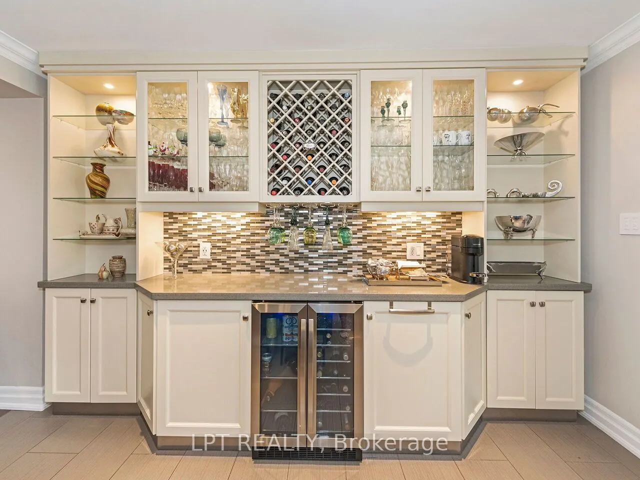 493 Tipperton Crescent