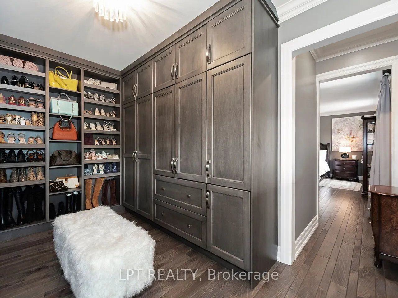 493 Tipperton Crescent