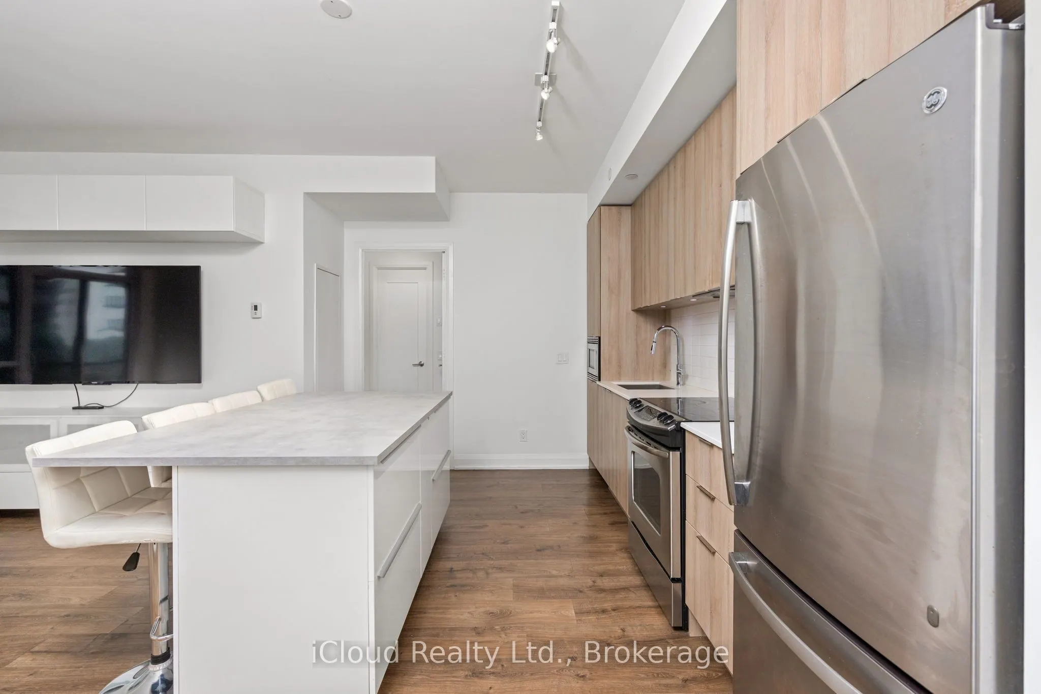 110 Marine Parade Drive #810