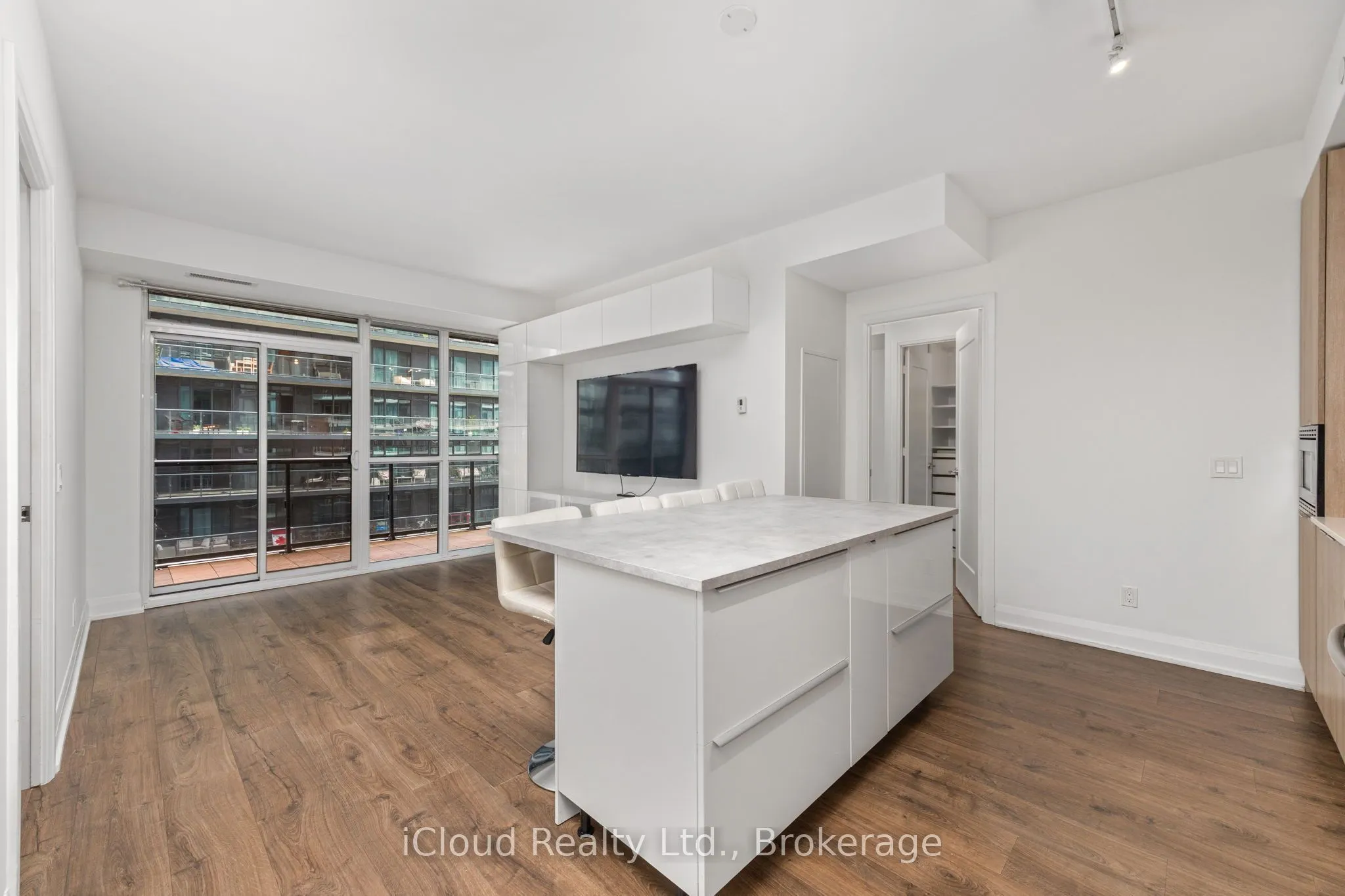 110 Marine Parade Drive #810