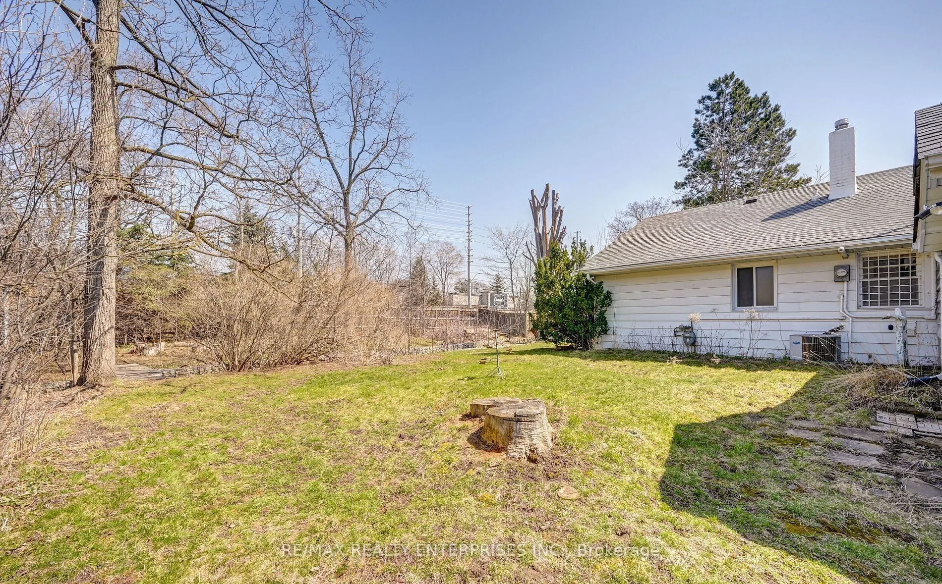 1235 Old River Road