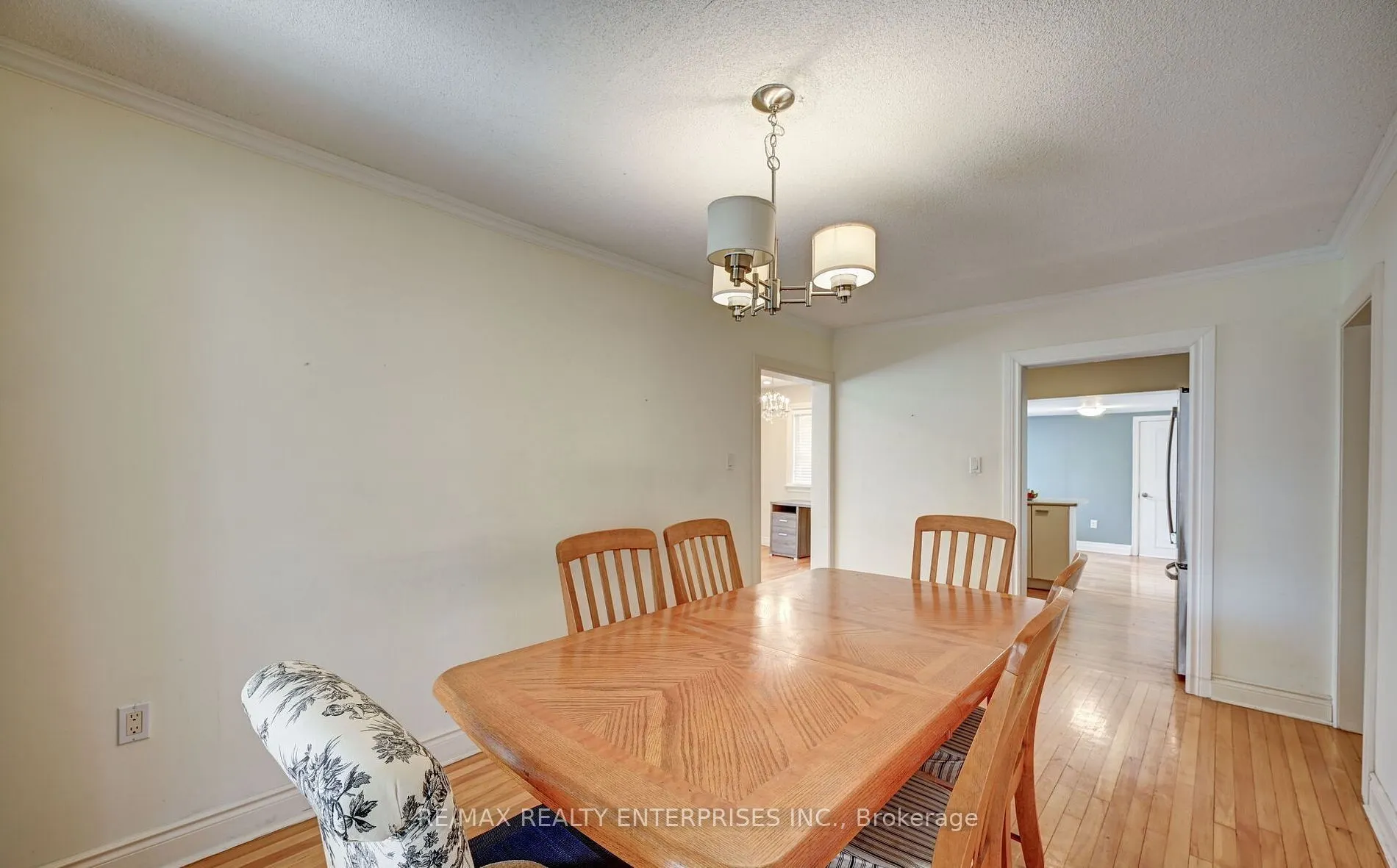 1235 Old River Road