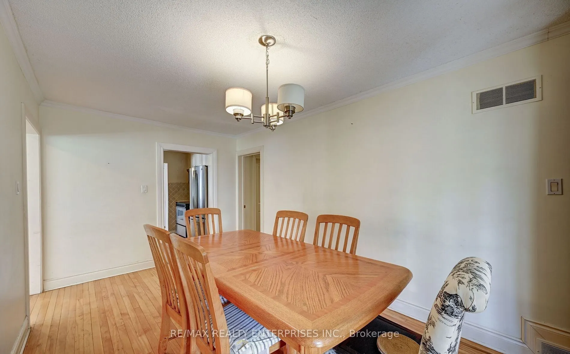 1235 Old River Road