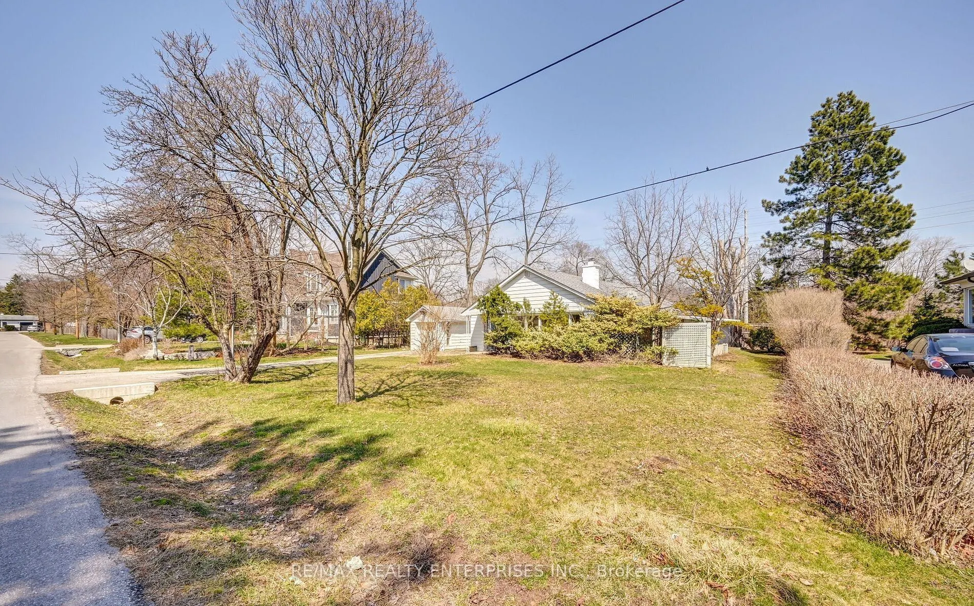 1235 Old River Road