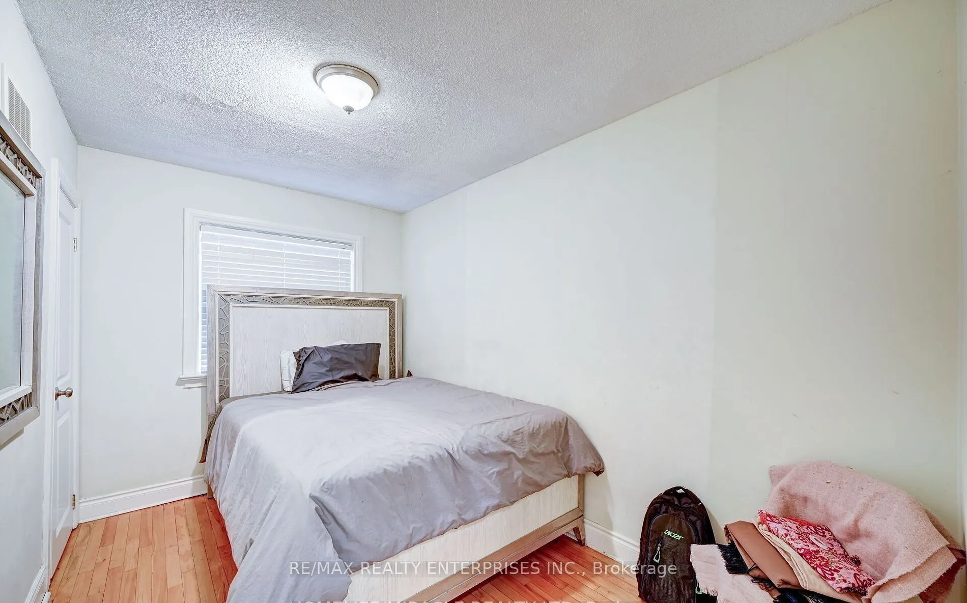 1235 Old River Road