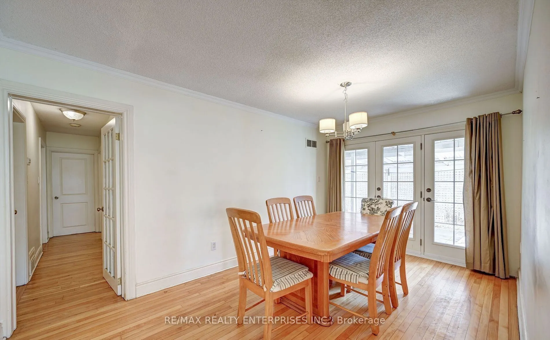 1235 Old River Road