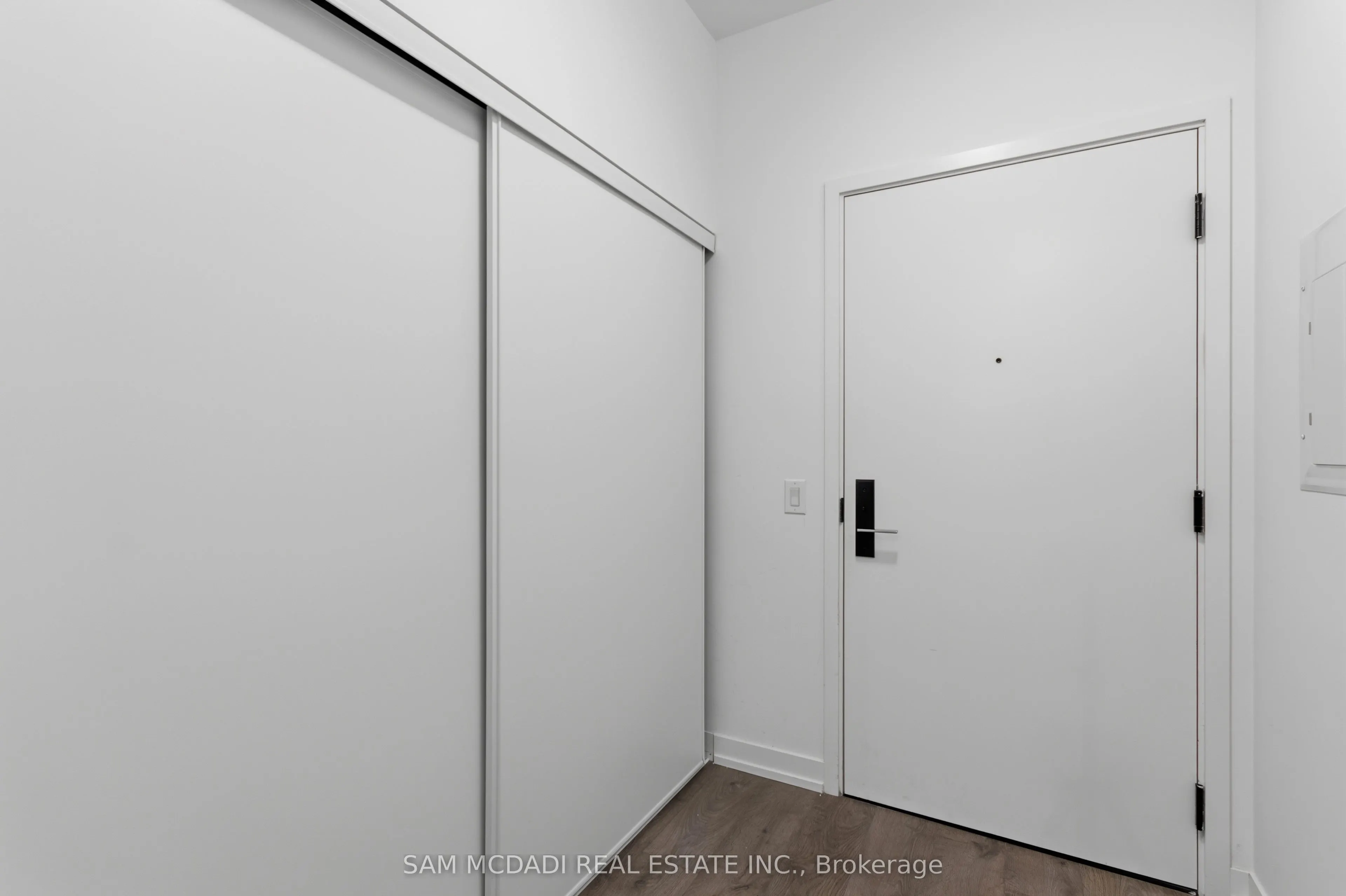 270 Dufferin Street #PH01