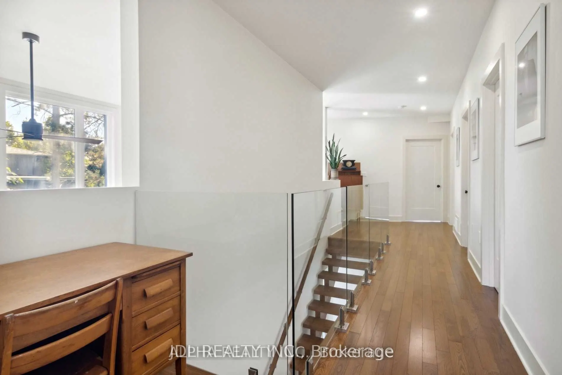 1436 Haig Boulevard