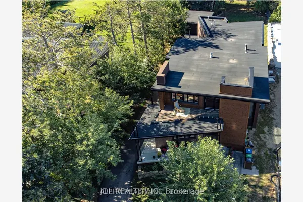 1436 Haig Boulevard