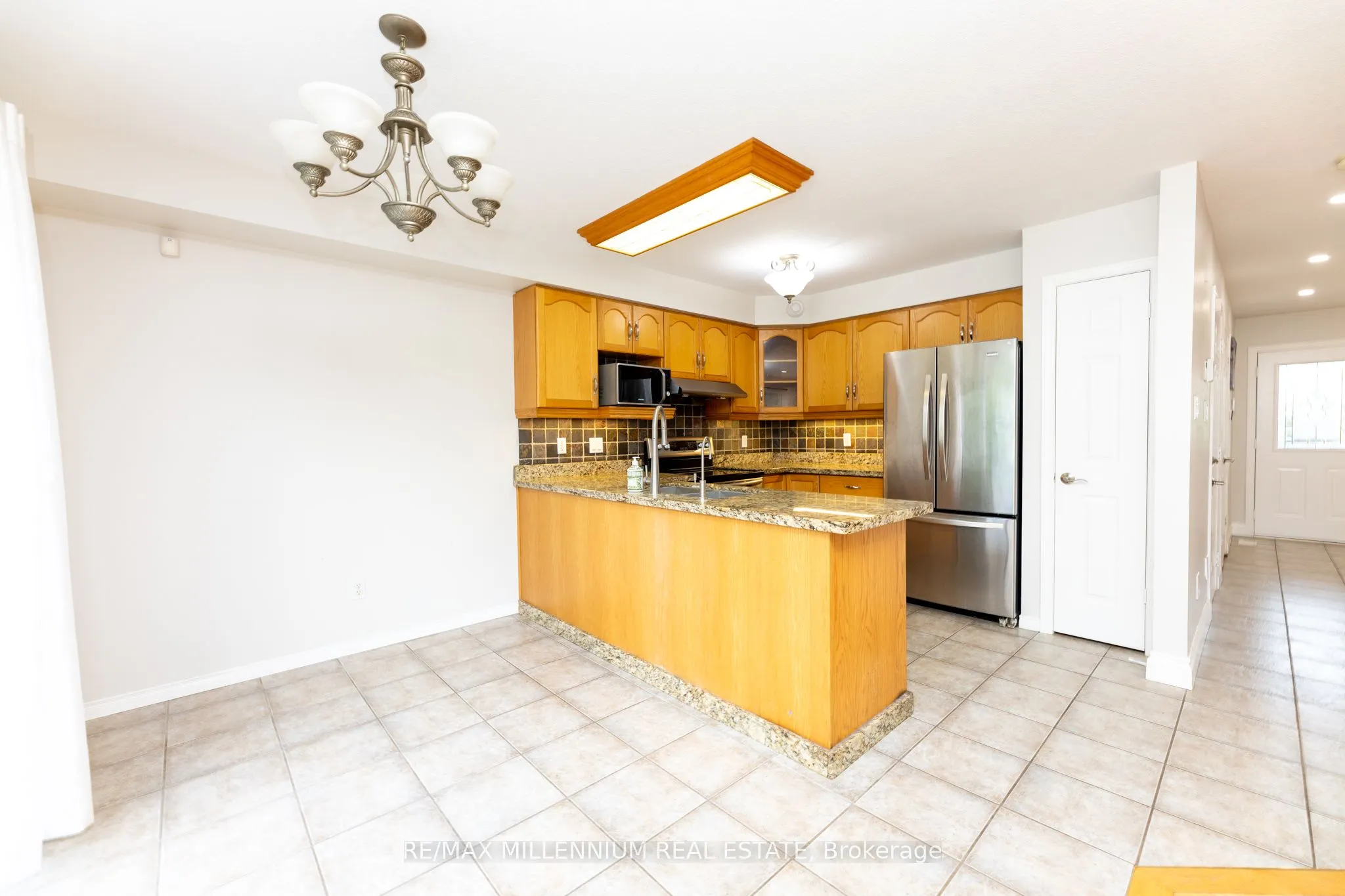 7 Graham Crescent