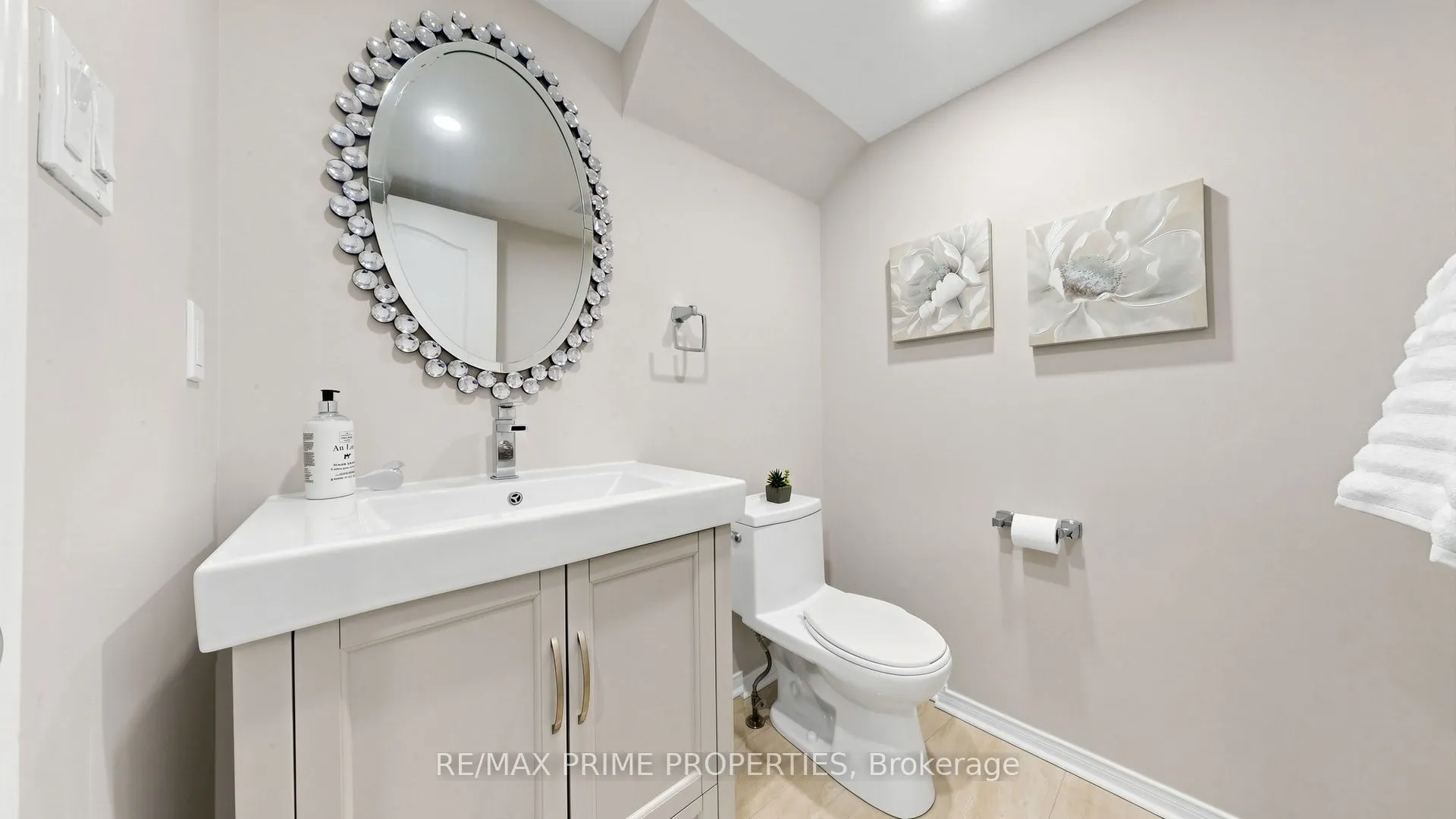 1084 Queen Street W #18B