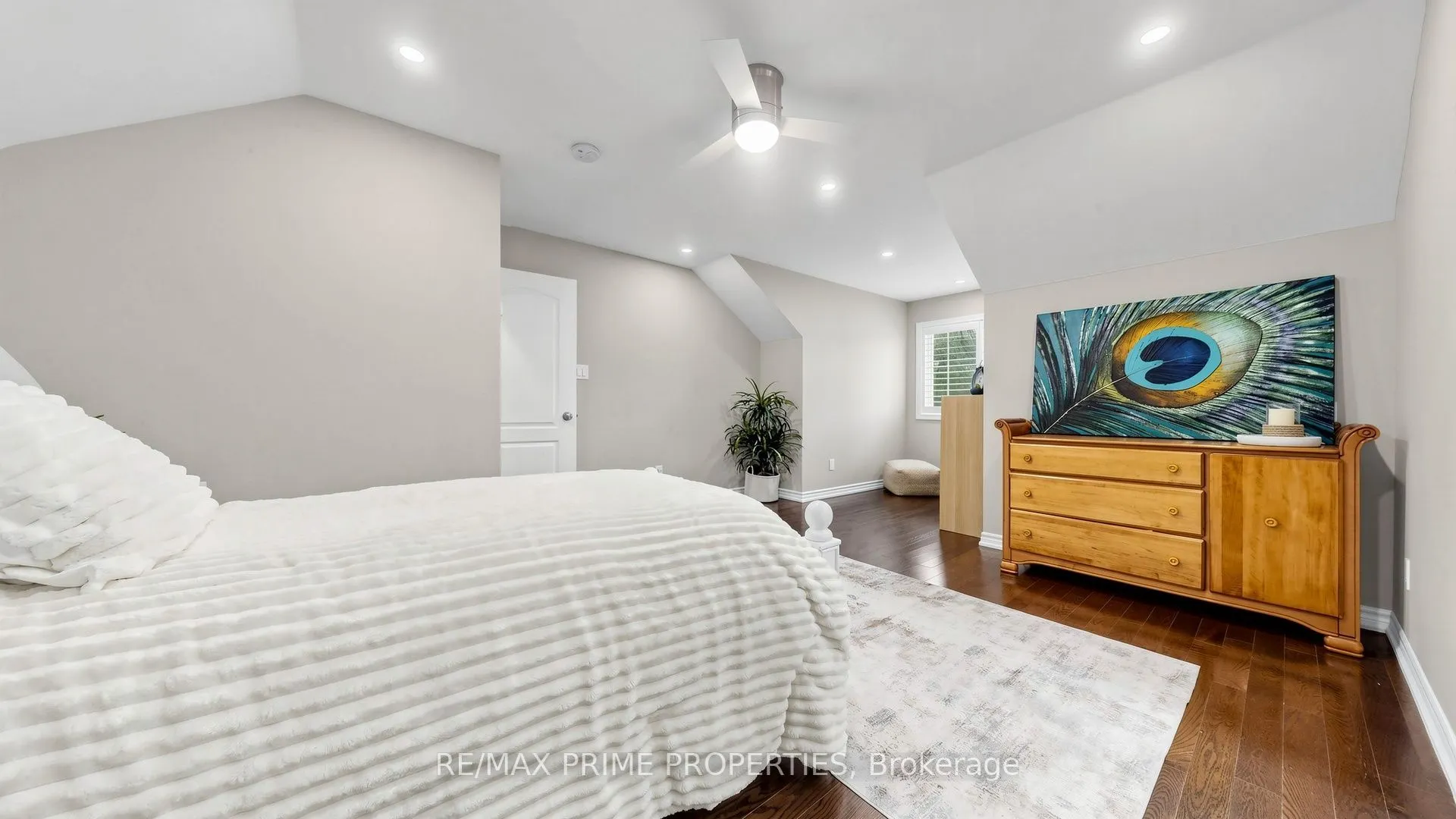 1084 Queen Street W #18B