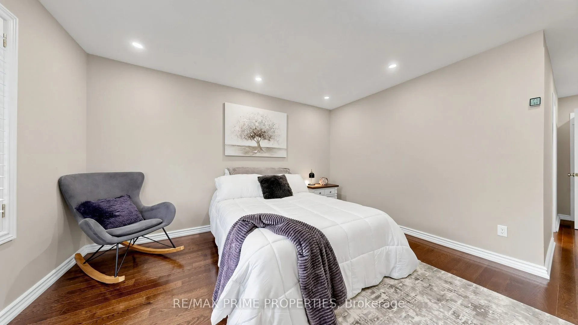 1084 Queen Street W #18B