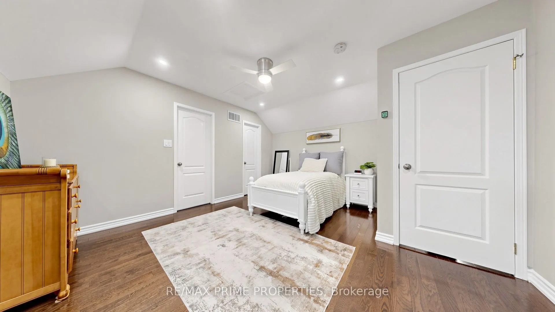 1084 Queen Street W #18B
