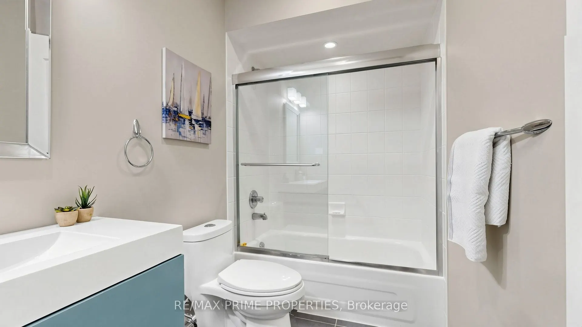 1084 Queen Street W #18B