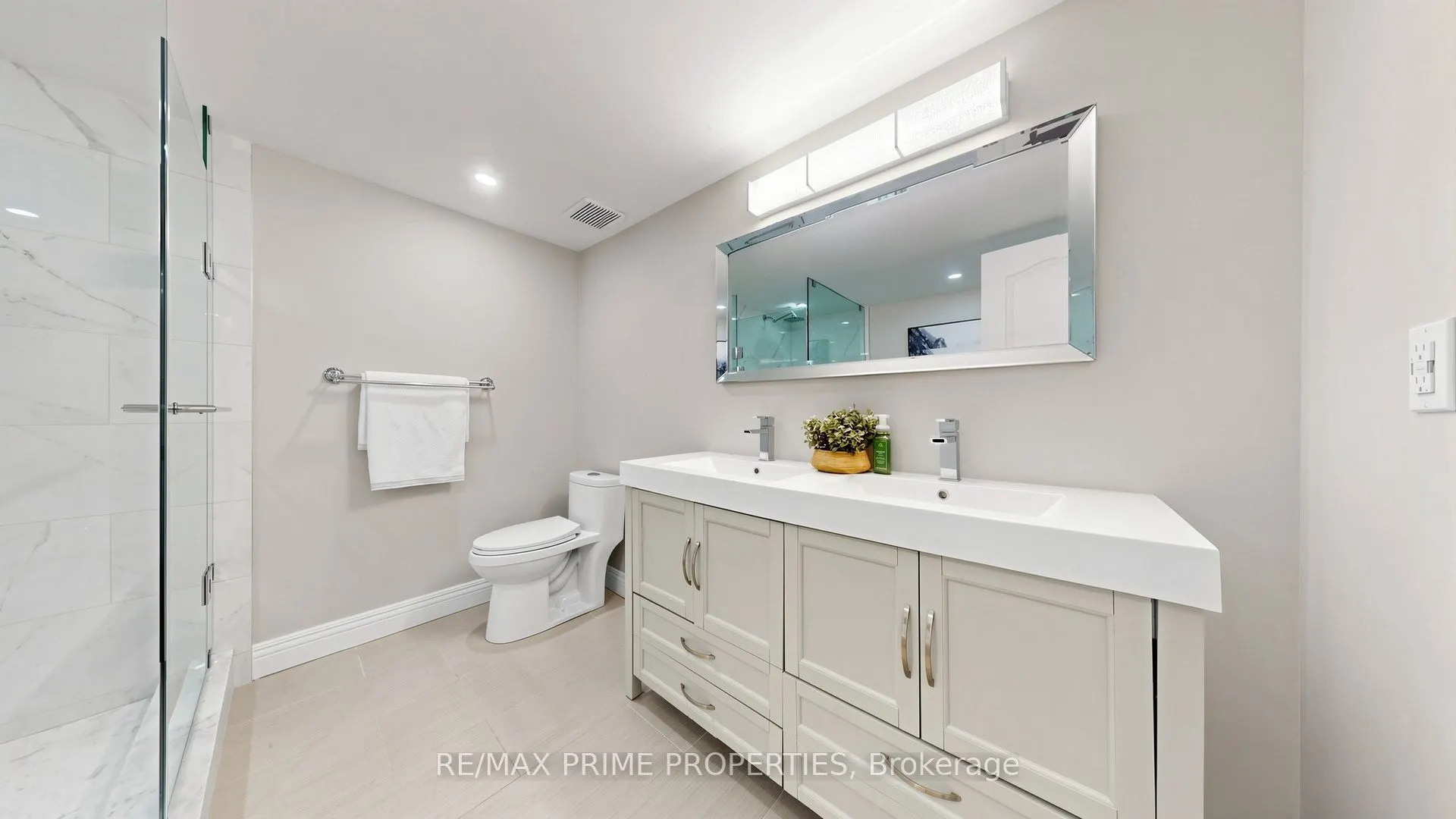 1084 Queen Street W #18B