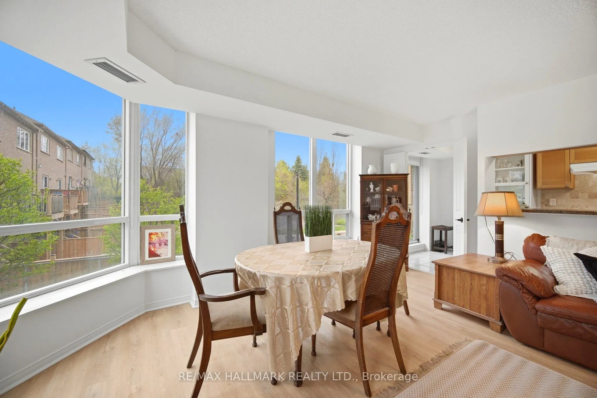 190 Manitoba Street #209