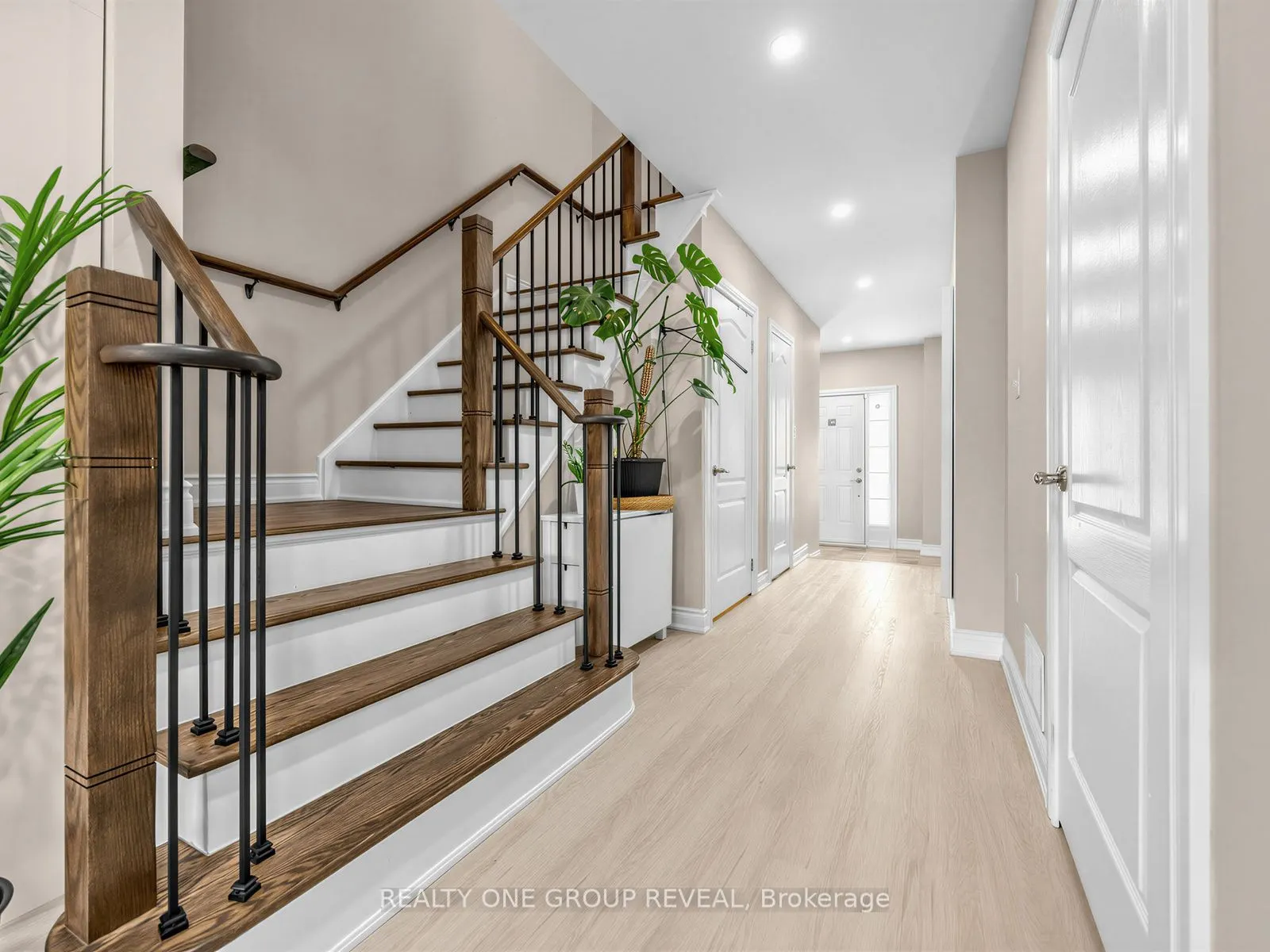 6122 Coxswain Crescent