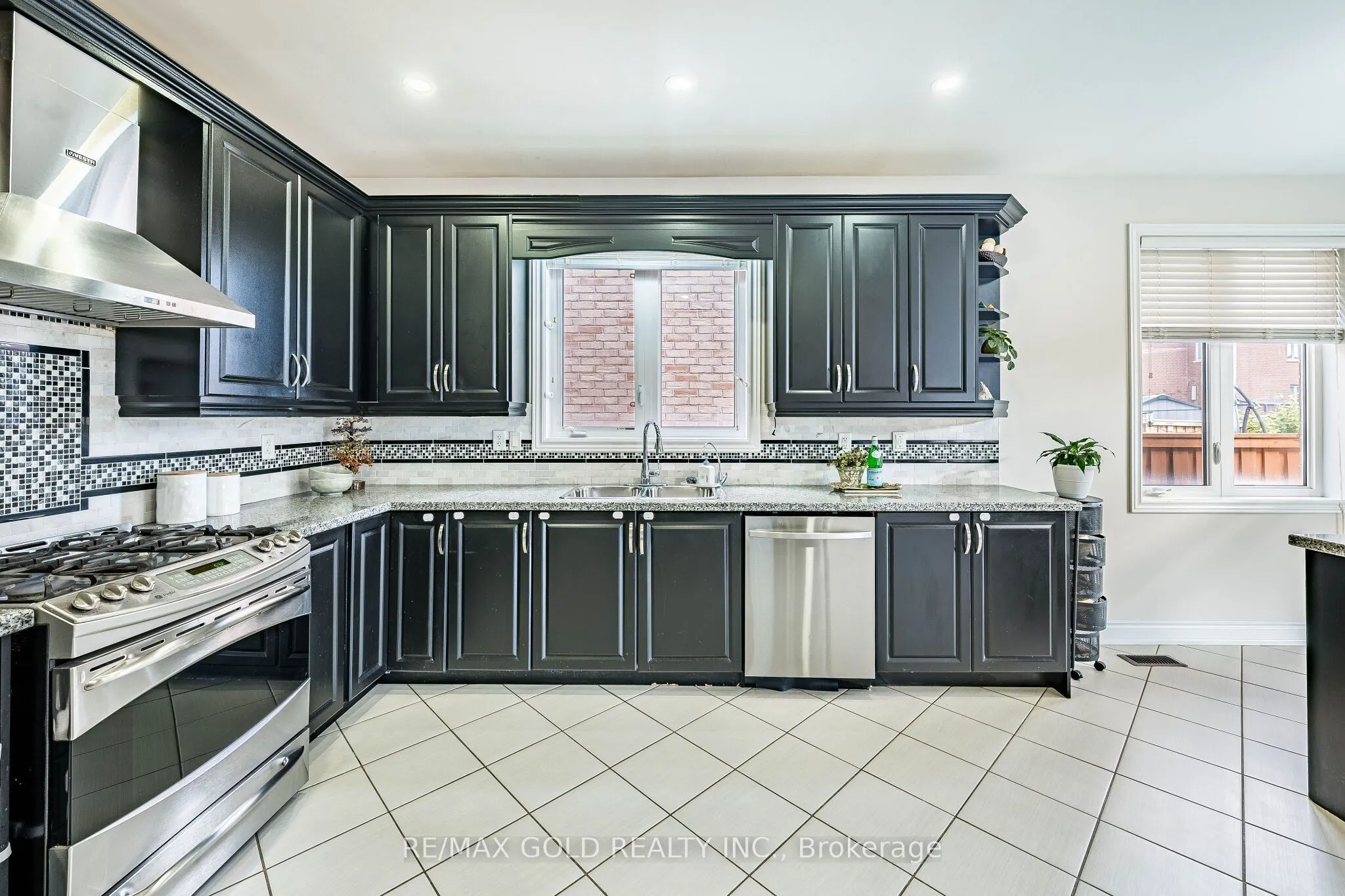 54 Orangeblossom Trail